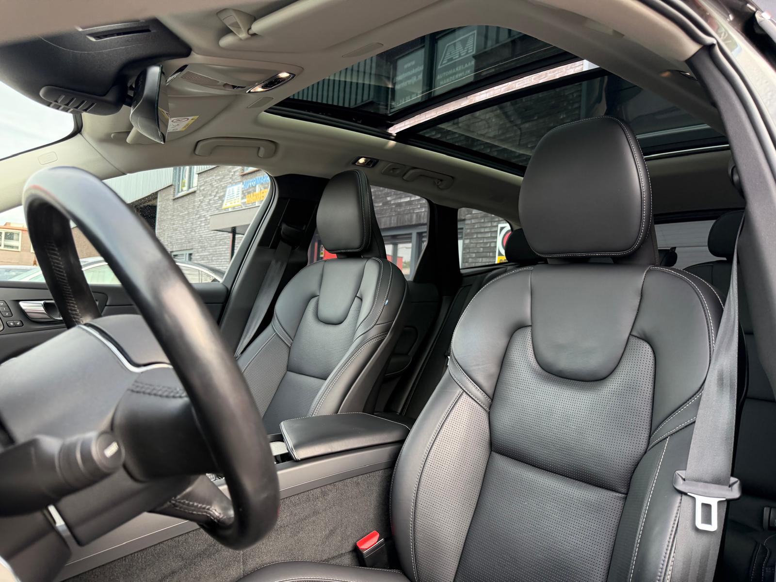 Volvo XC60 2.0 T8 Plug-in hybrid AWD Inscription Exclusive | 1E EIGENAAR | 3/6/12 MND GARANTIE | PANO | LED | ACC | DAB | CARPLAY | TREKHAAK | STOELKOELING |