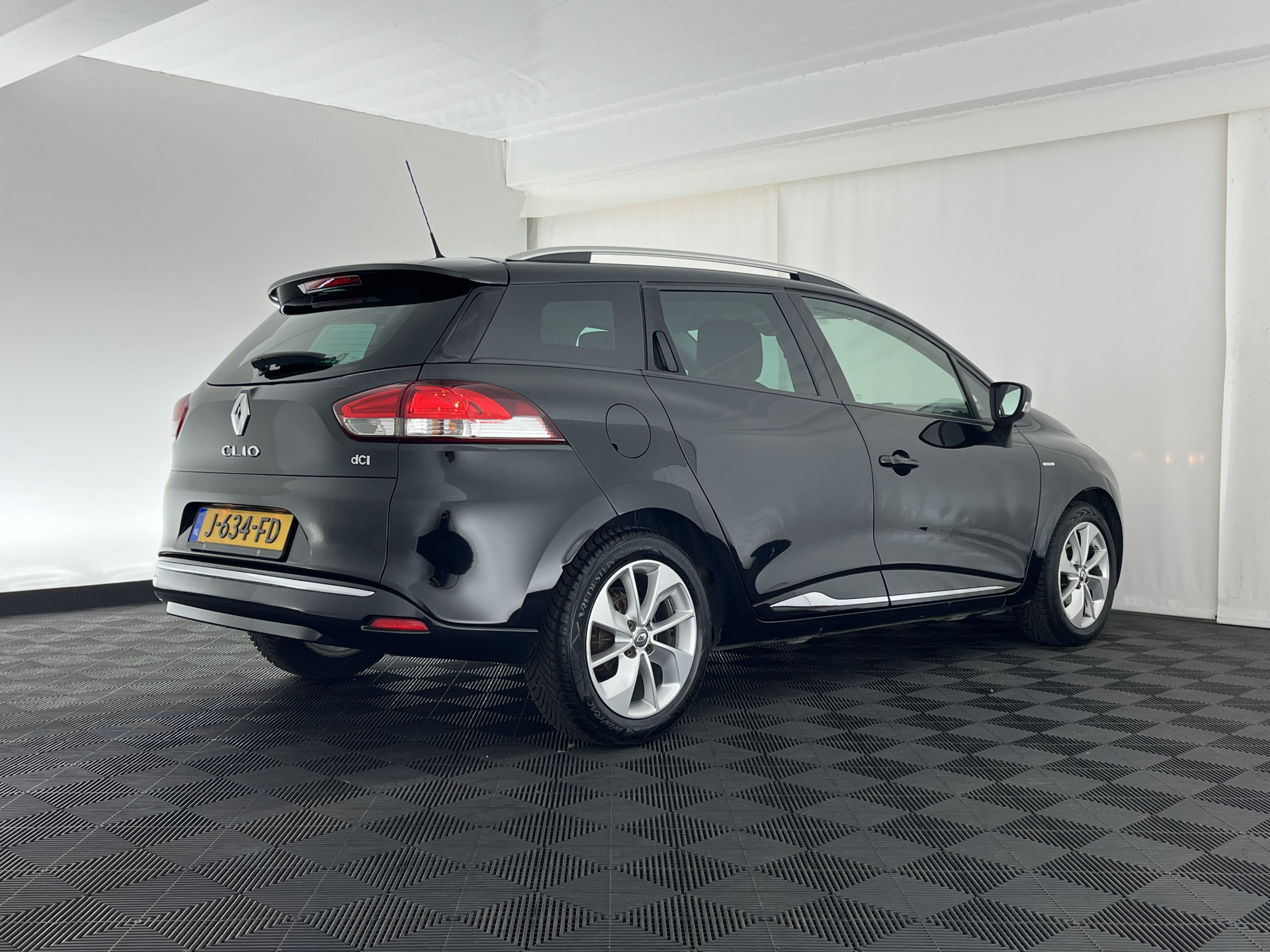 Renault Clio Estate 1.5 dCi ECO Dynamique *NAVI-FULLMAP | AIRCO | CRUISE | KEYLESS | COMFORTSEATS | BASS-REFLEX-AUDIO | PRIVACYGLASS | 16"ALU*