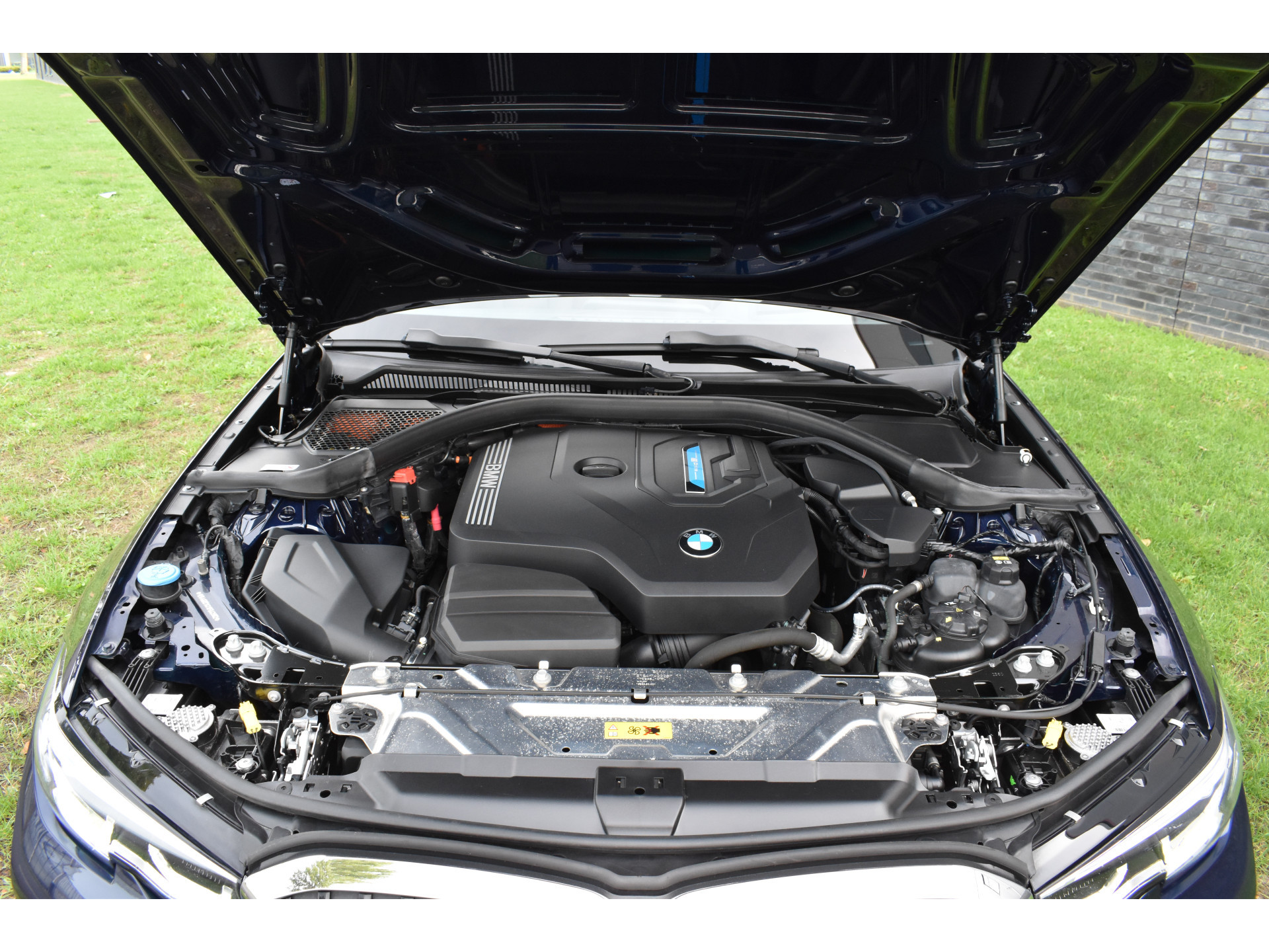BMW 3-serie Touring 330e Business Edition Plus Plugin-hybride Pano Leder