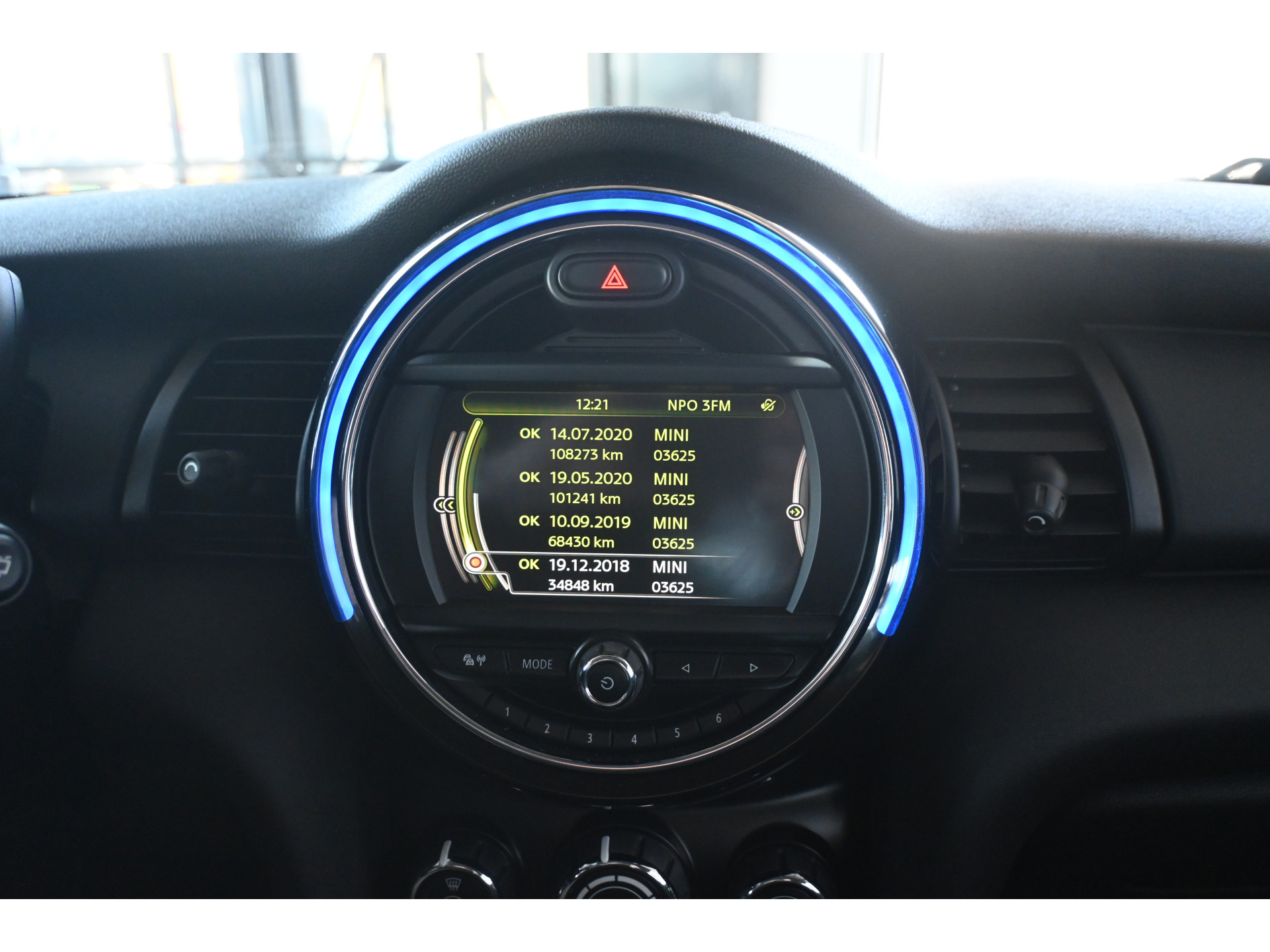 MINI Mini 1.5 Business Nap Airco Cruise control Navigatie Lichtmetaal Inruil mogelijk