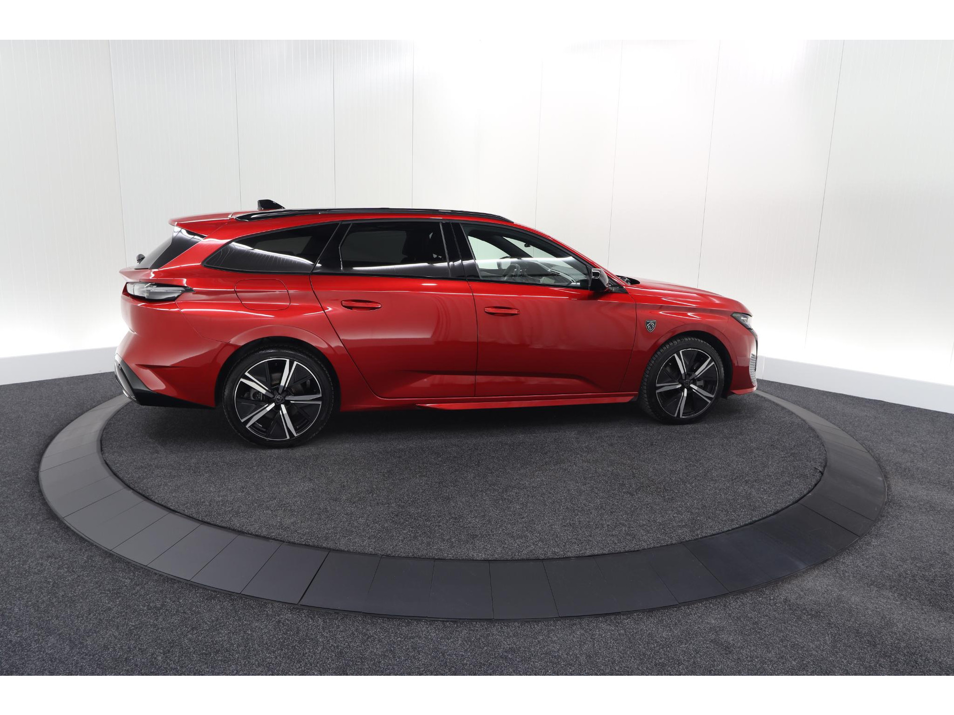 Peugeot 308 SW 1.6 Plug-in Hybrid 225 GT | FOCAL Audio | 360 Camera | Adaptieve Cruise Control | Apple Carplay | Voorruitverwarming