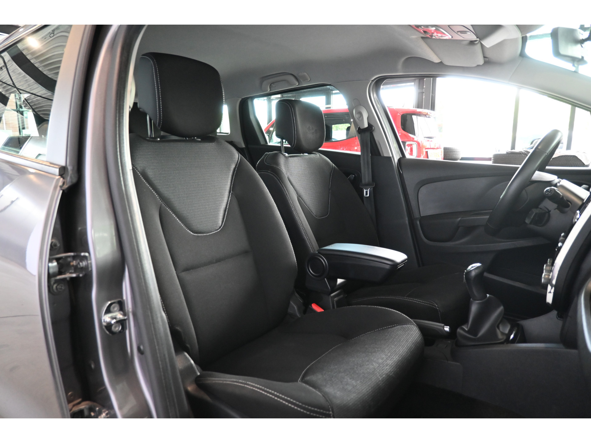 Renault Clio Estate 1.5 dCi ECO Dynamique Airco Navigatie Cruise control Lichtmetaal PDC Inruil Mogelijk!