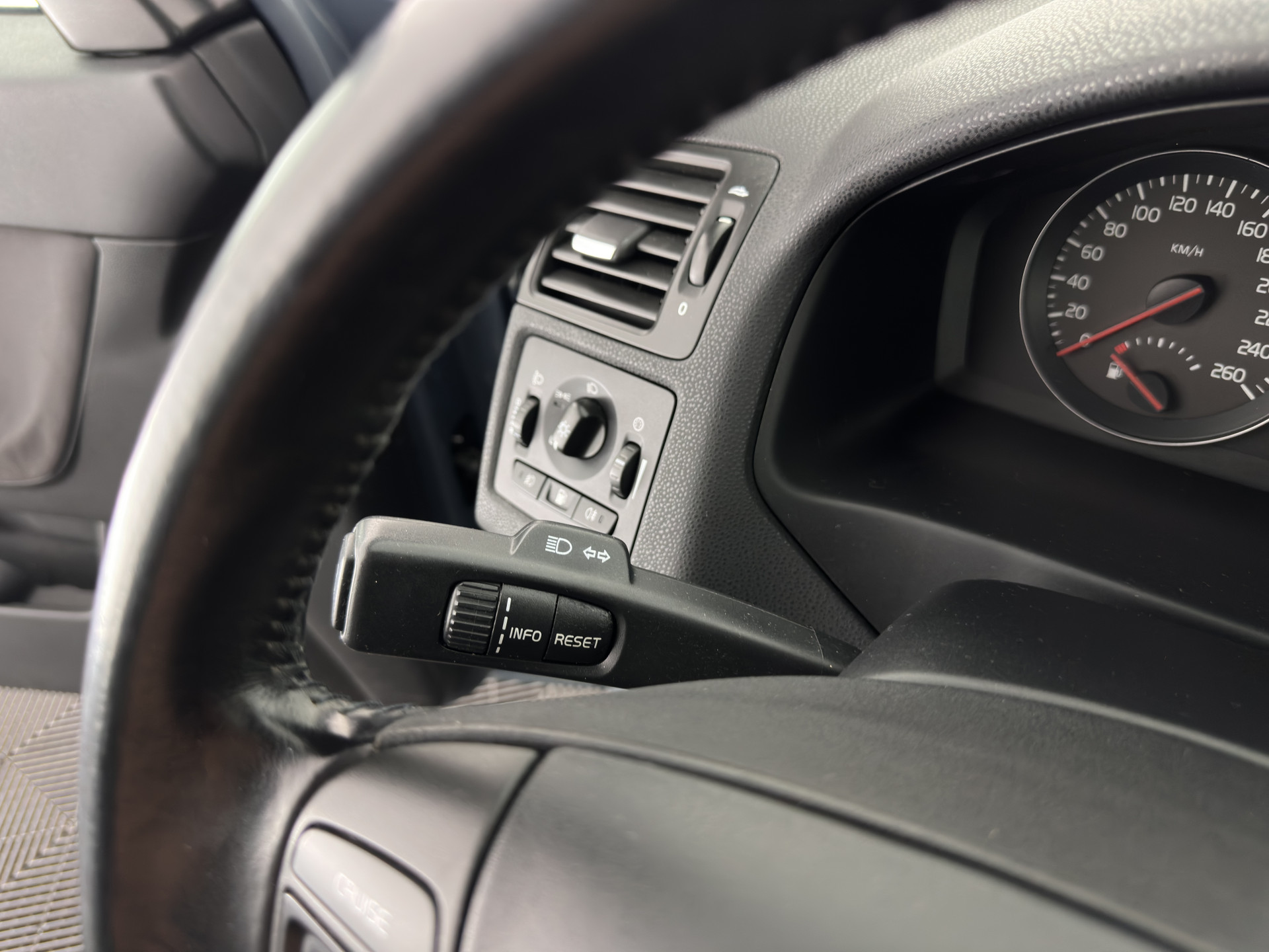 Volvo S40 1.6D Edition I *COMFORT-SEATS | ECC | CRUISE | 17''ALU*