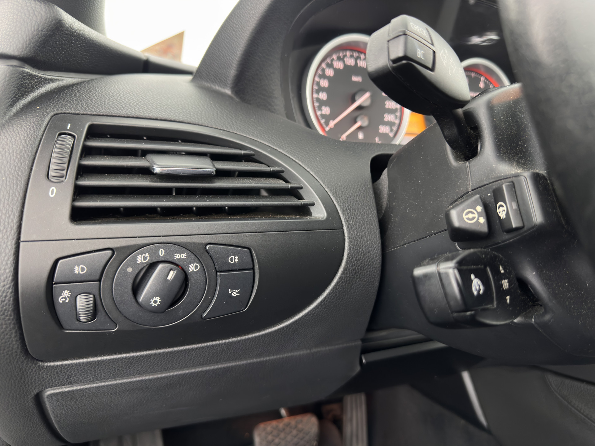 BMW 6-serie Cabrio 650i Aut. *LEATHER | BI-XENON | MEMORY-PACK | SHIFT-PADDLES | HEATED-SPORTSEATS | KEYLESS | NAVI-FULLMAP | ECC | HEAD-UP | PDC | CRUISE | AIRSCARF | 19''ALU*