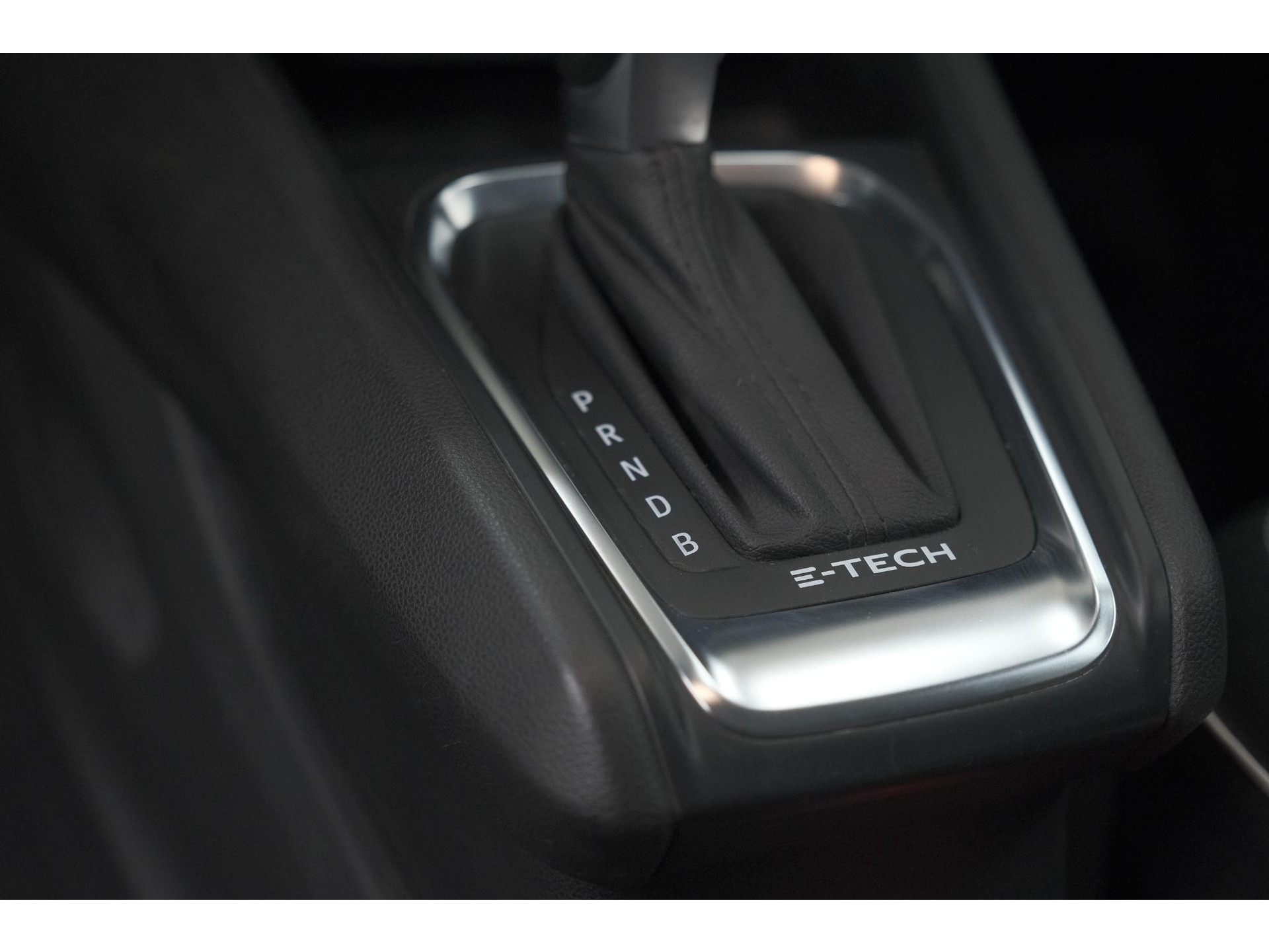 Renault Captur 1.6 E-Tech full hybrid 145 techno | Camera | Parkeersensoren | Climate control | Keyless