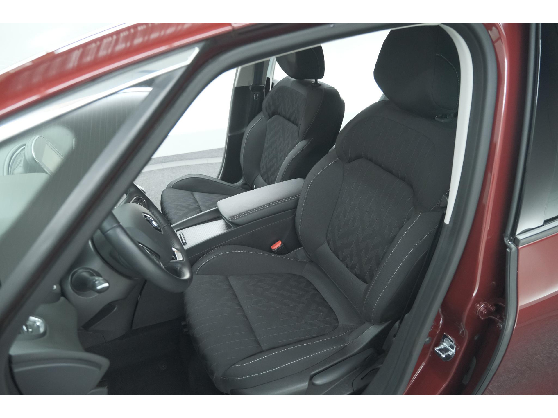 Renault Scénic TCe 140 EDC Limited | Camera | Stoelverwarming | Navigatie | Apple Carplay