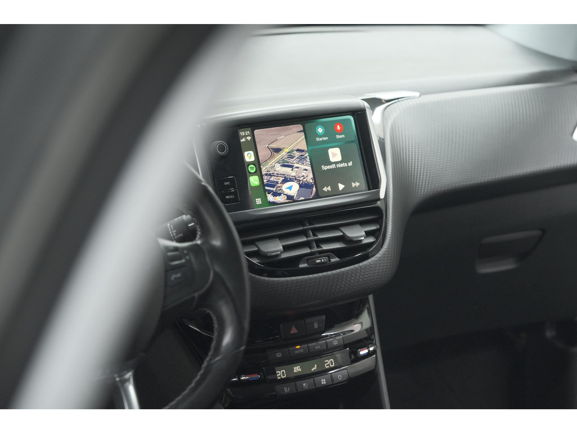 Peugeot 2008 PureTech 130 Allure | Camera | Apple Carplay | Parkeersensoren | Navigatie