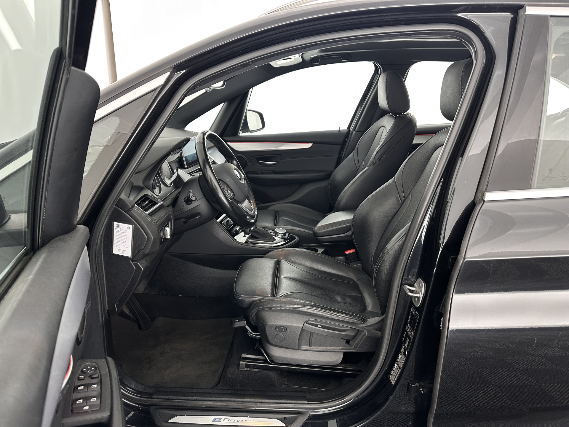 BMW 2-serie Active Tourer 225xeHigh Executive Centennial (Plug-In) Aut. *PANO | LEATHER | FULL-LED | ADAPTIVE-CRUISE | HEATED-SPORTSEATS | NAVI-FULLMAP | HIFI-SOUND | KEYLESS | PRIVACY-GLASS | PDC | TOWBAR | 18''ALU*