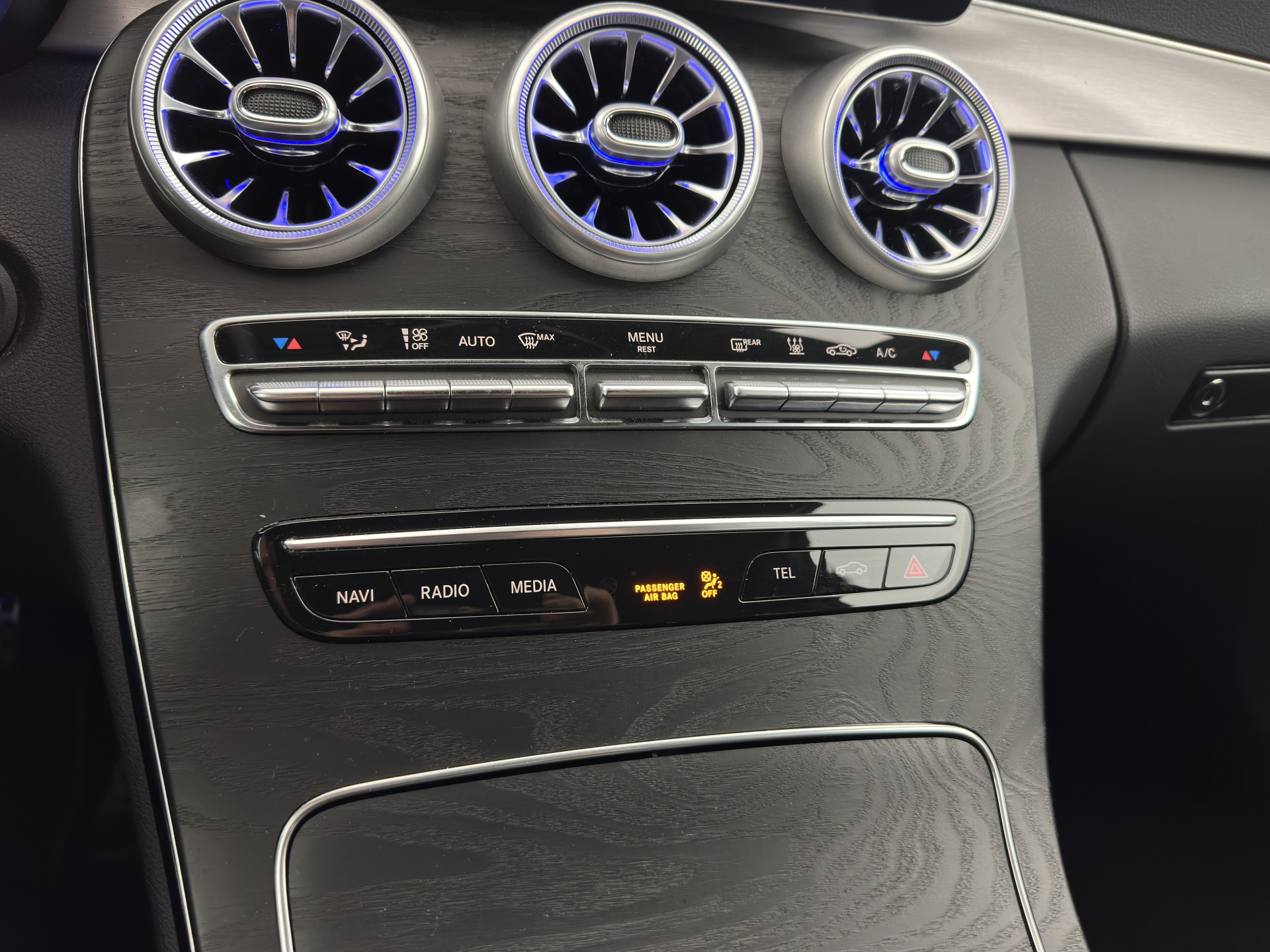 Mercedes-Benz C-klasse 300 e Business Solution AMG Limited ( Plug-In ) (INCL-BTW) *FULL-LEATHER | FULL-LED | BURMESTER | AMBIENT-LIGHT | BLIND-SPOT | HEATED-SPORTSEATS | DIGI-COCKPIT | NAVI-FULLMAP | CAMERA | DAB+ | PRIVACY-GLASS | 18''ALU*