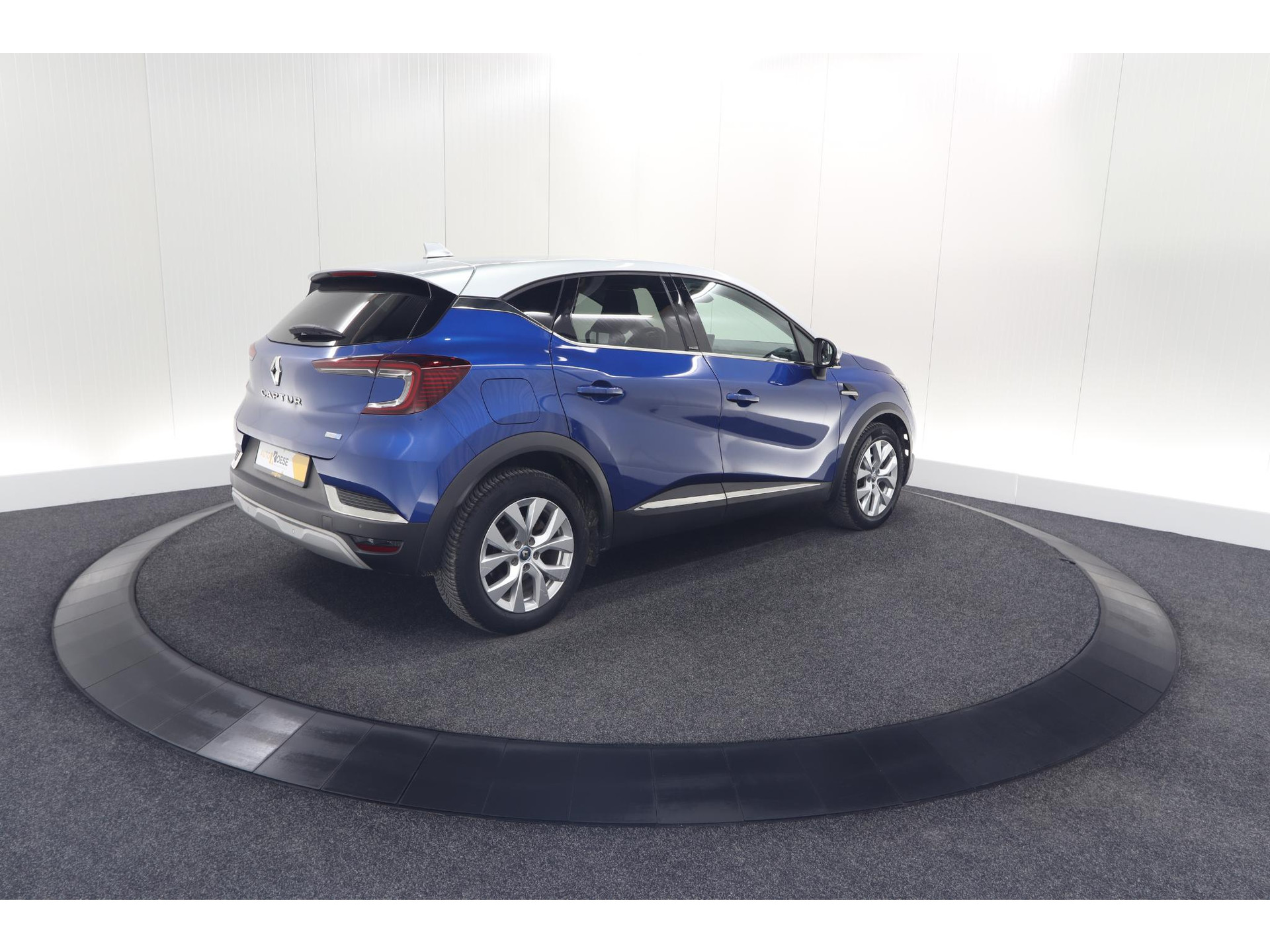 Renault Captur 1.6 E-Tech Plug-in Hybrid 160 Intens | Camera | 9.3 Inch Groot Scherm | Apple Carplay | Parkeersensoren