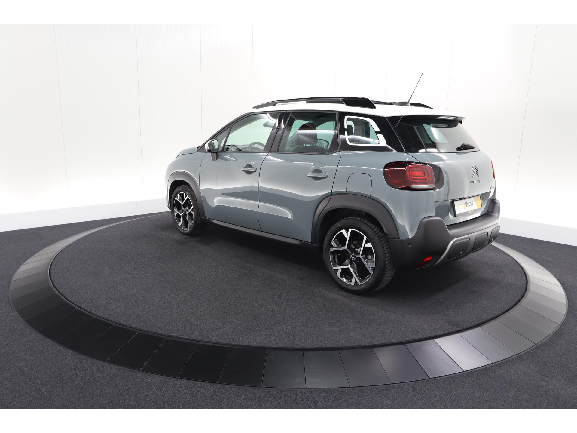 Citroen C3 Aircross PureTech 130 EAT6 Shine | Schuif-/Kanteldak | Camera | Dodehoekdetectie | Head-Up Display