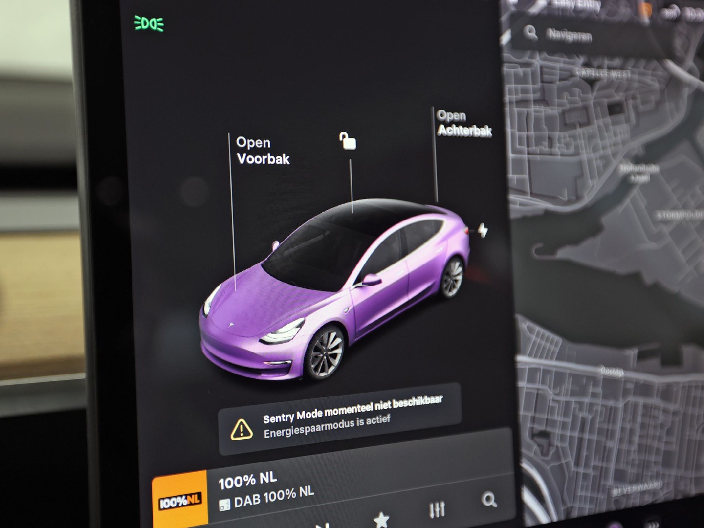 Tesla Model 3 Standard RWD Plus 60 kWh 283Pk Automaat (PANORAMADAK, AUTOPILOT, SOH 85,7%, LEDER, CAMERA, MEMORY SEATS, NAVIGATIE, NIEUWSTAAT)
