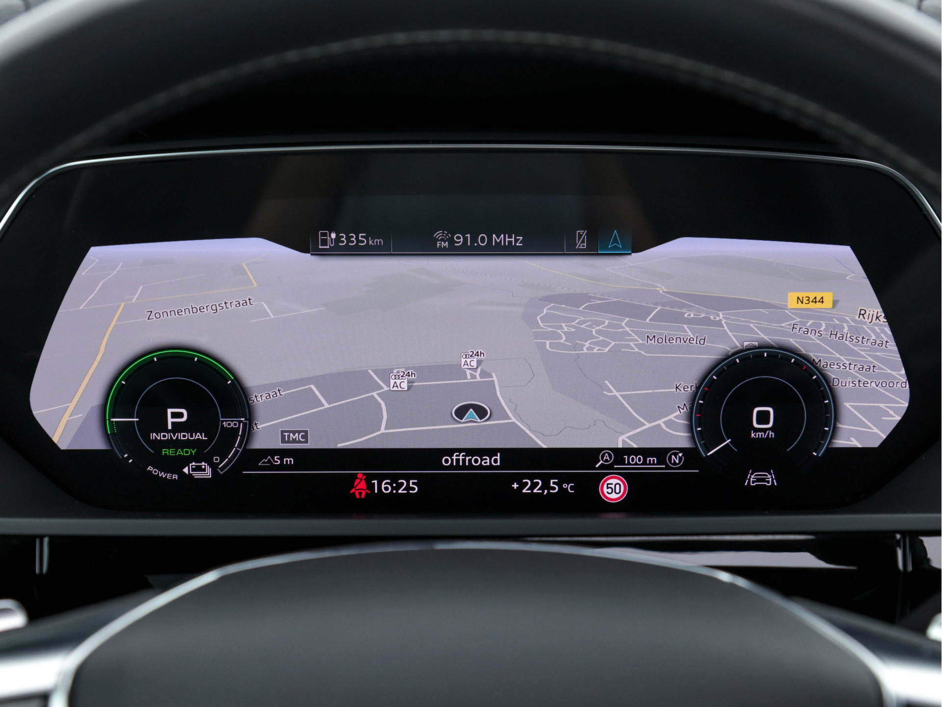 Audi e-tron 55 Quattro S-line 95 kWh [ 3-Fase ] (INCL-BTW) *PANO | FULL-LED | NAVI-FULLMAP | KEYLESS | LEATHER-ALCANTARA | AIR-SUSPENSION | CRUISE | DIGI-COCKPIT | MEMORY-PACK | SHIFT-PADDLES | HEATED-SPORTSEATS | 20"ALU*