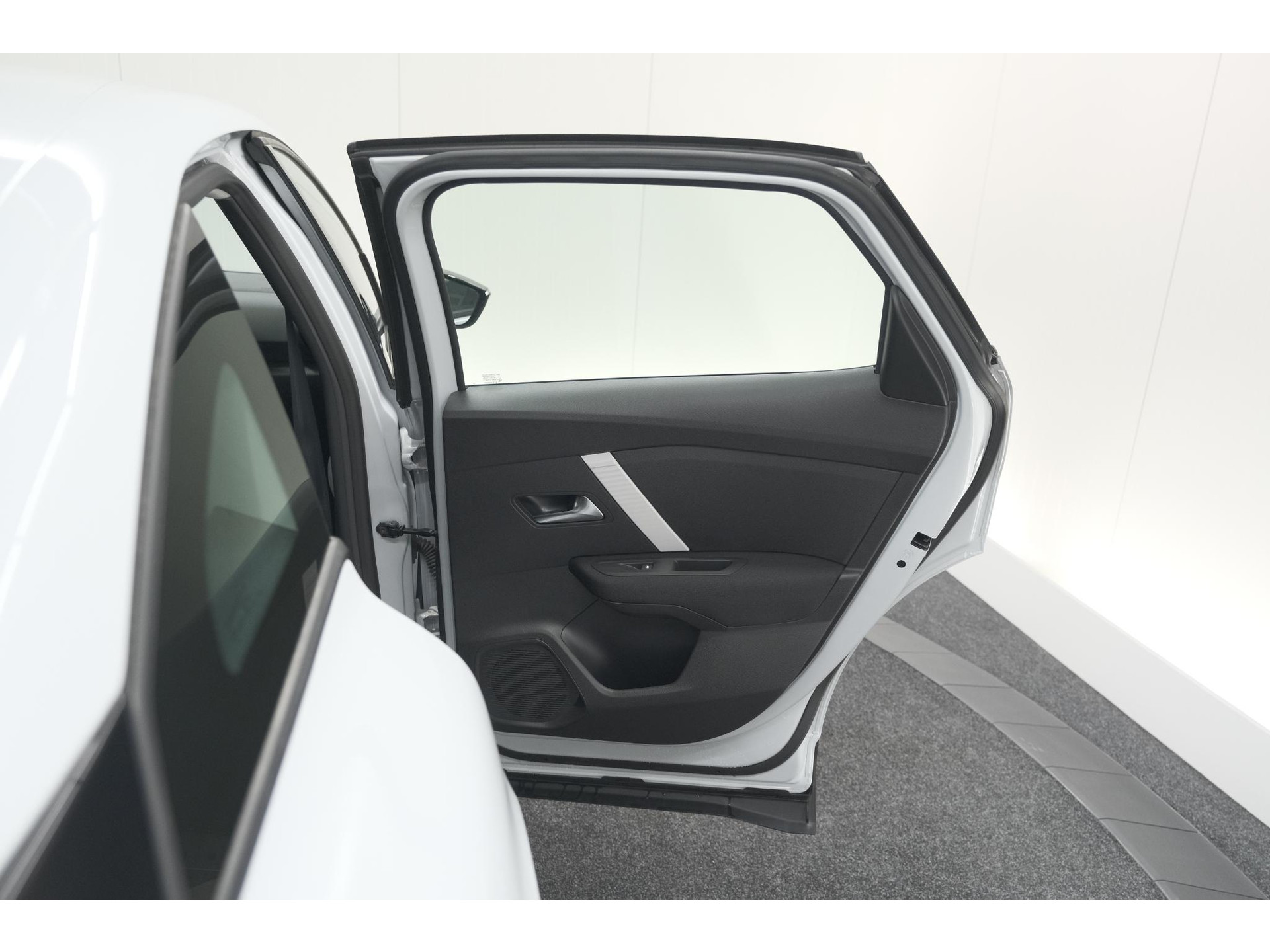 Citroen C4 Hybrid 136 e-DCS6 Plus | Camera | Apple Carplay | Navigatie | Parkeersensoren