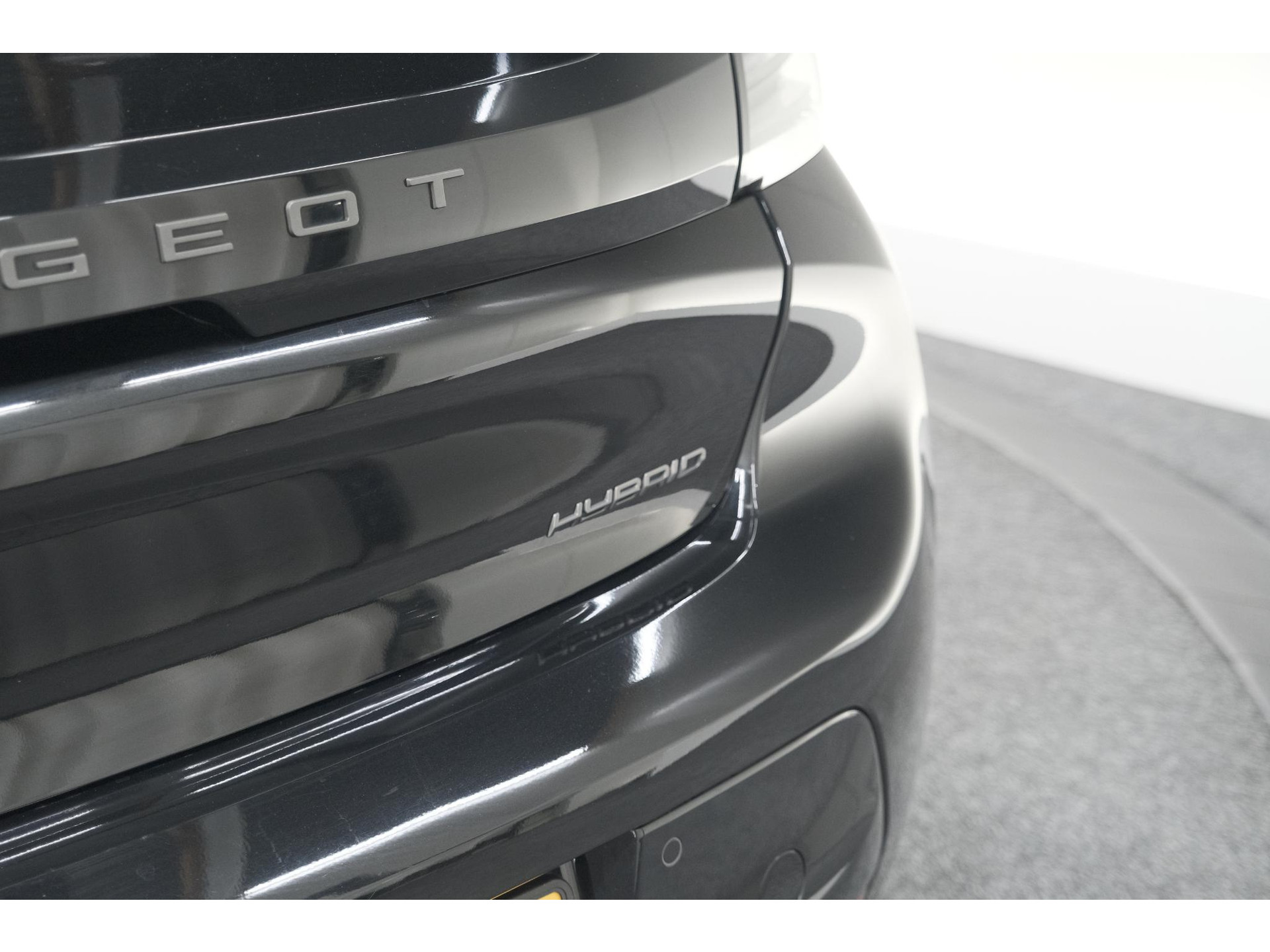Peugeot 208 Hybrid 136 e-DCS6 GT | 360 Camera | Adaptieve Cruise Control | Dodehoekdetectie | Apple Carplay