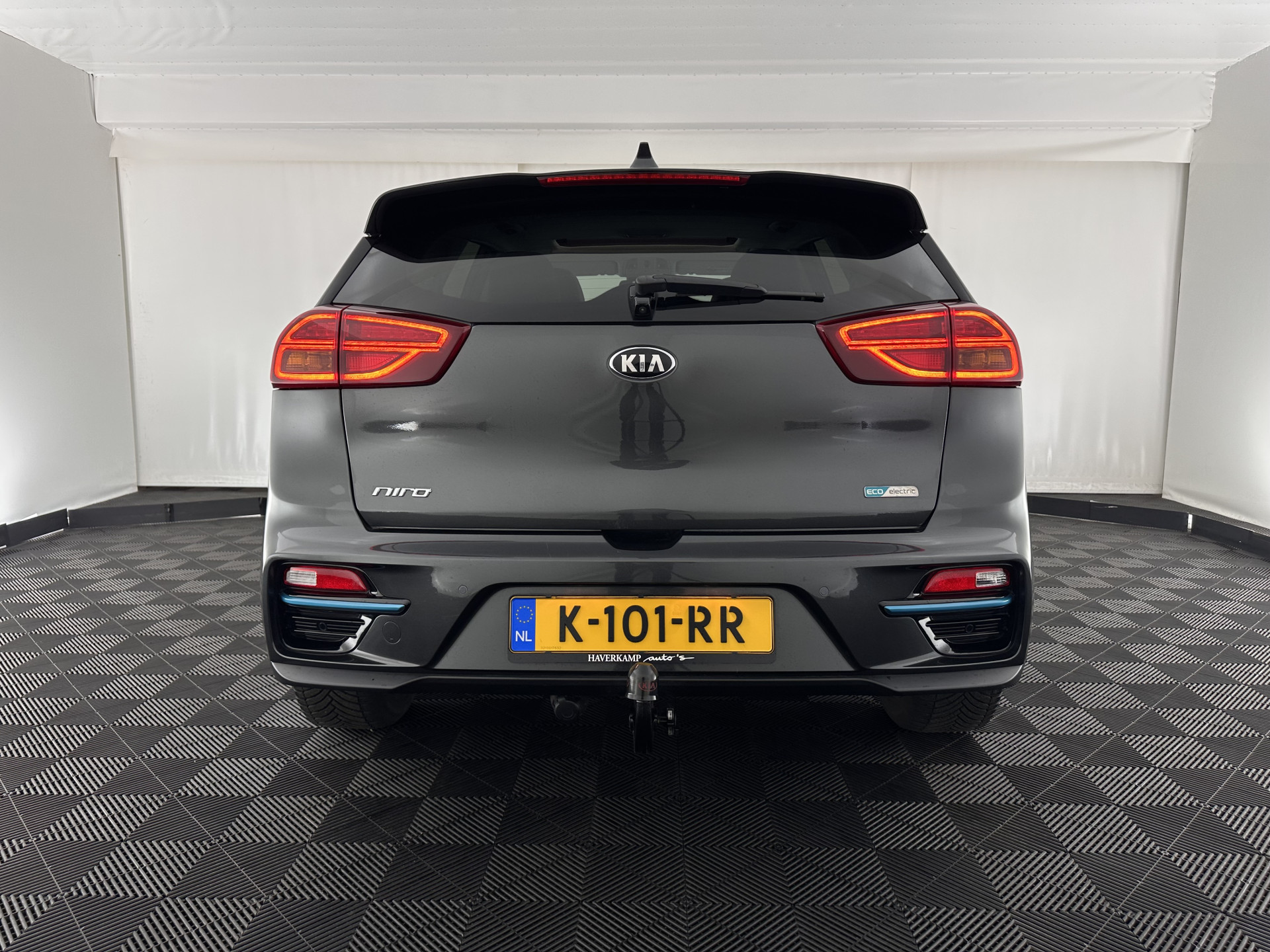 Kia e-Niro ExecutiveLine 64 kWh [ 3-Fase ] Aut. *PANO | LUXURY-LEATHER | JBL-AUDIO | FULL-LED | NAVI-FULLMAP | DAB | ADAPTIVE-CRUISE | CAMERA | MEMORY-PACK | LANE-ASSIST | CCS-FASTLOADER | KEYLESS | DIGI-COCKPIT | TOWBAR | 17"ALU*
