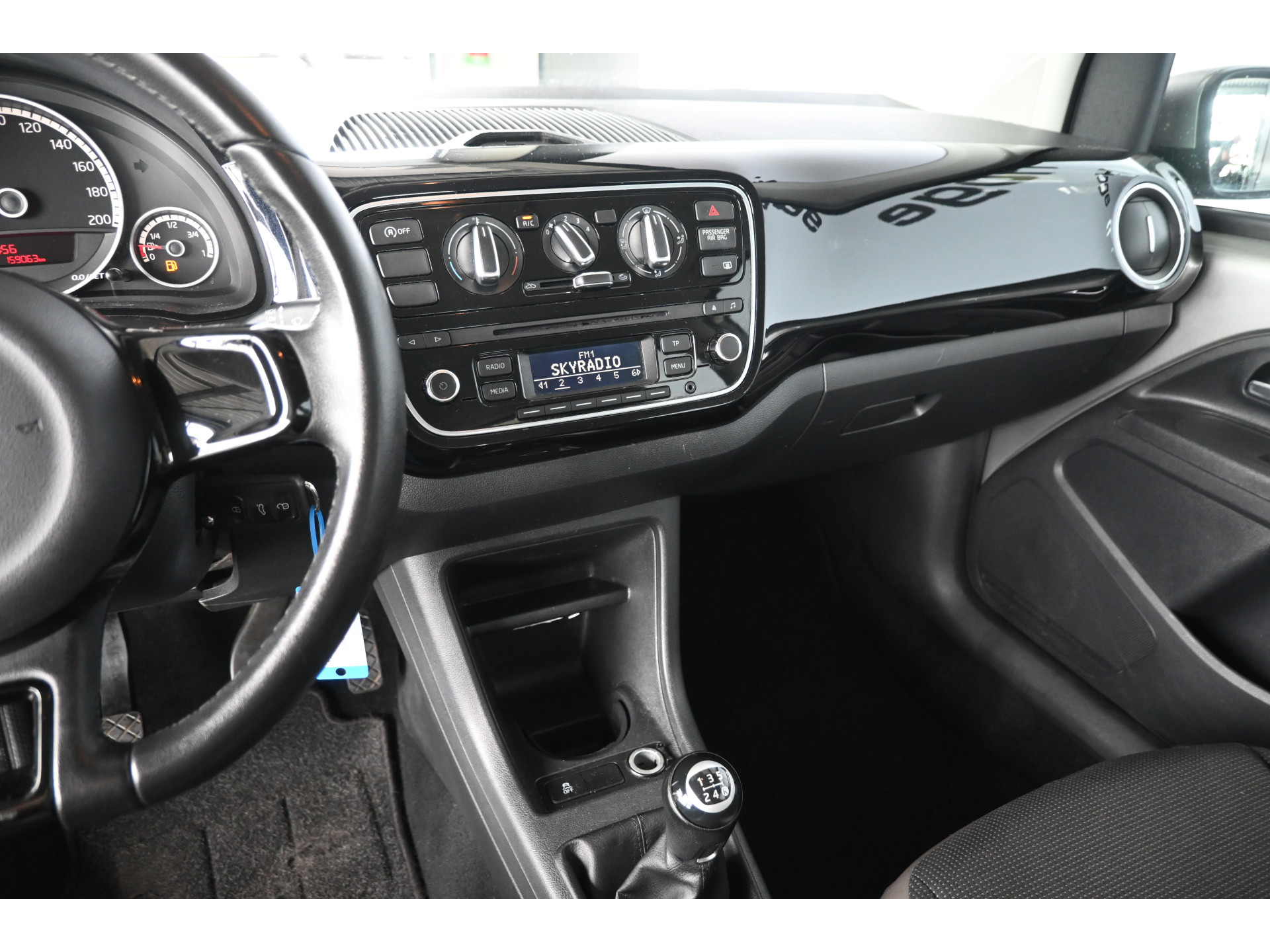 Volkswagen Up! 1.0 High Up! BlueMotion Airco Licht metaal Elektrisch Pakket! Goed Onderhouden! Inruil Mogelijk!