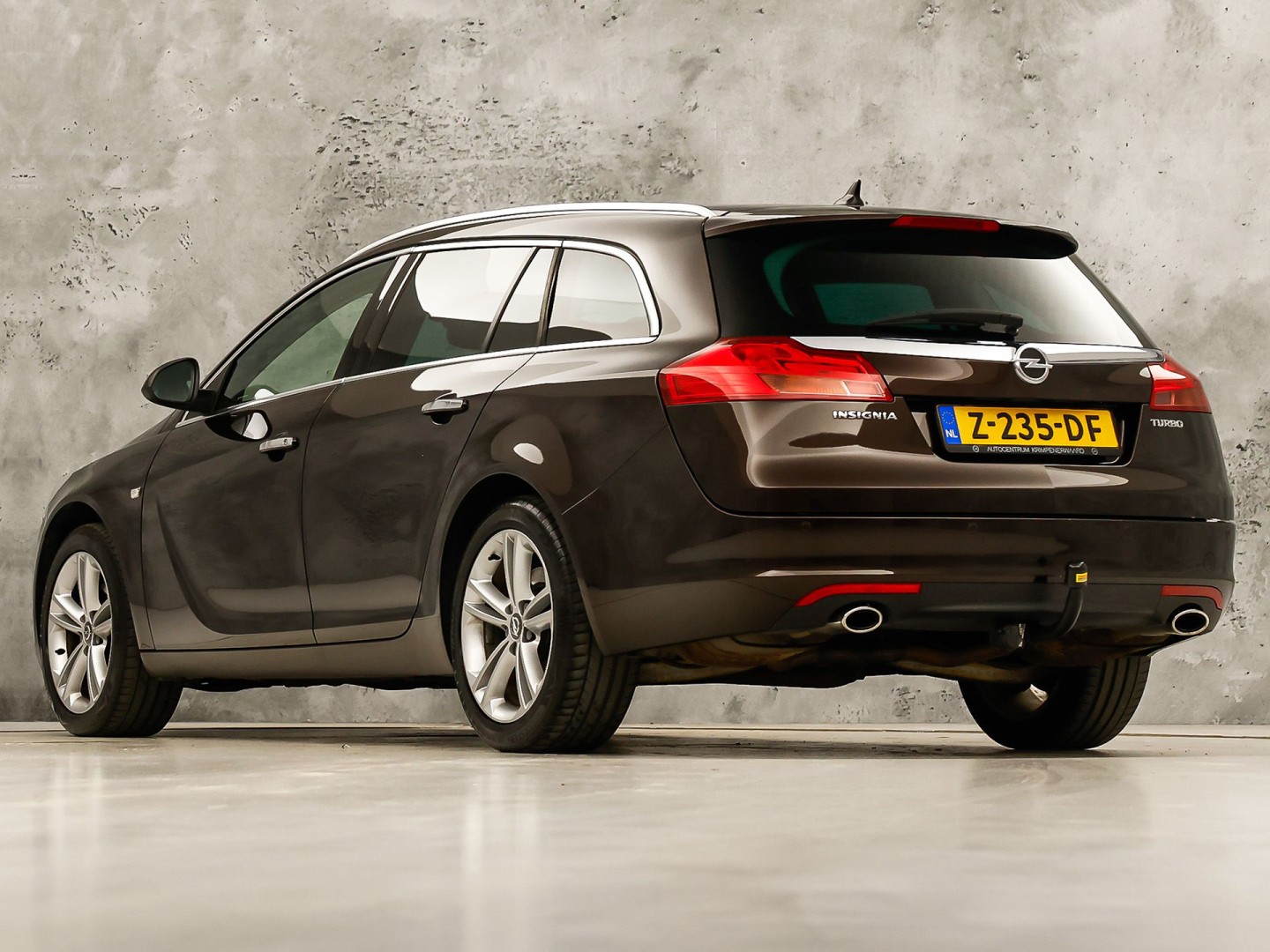 Opel Insignia 1.6 T Innovation Sport 179Pk (NAVIGATIE, CLIMATE, STOELVERWARMING, GETINT GLAS, SPORTSTOELEN, TREKHAAK, CRUISE, NIEUWSTAAT)