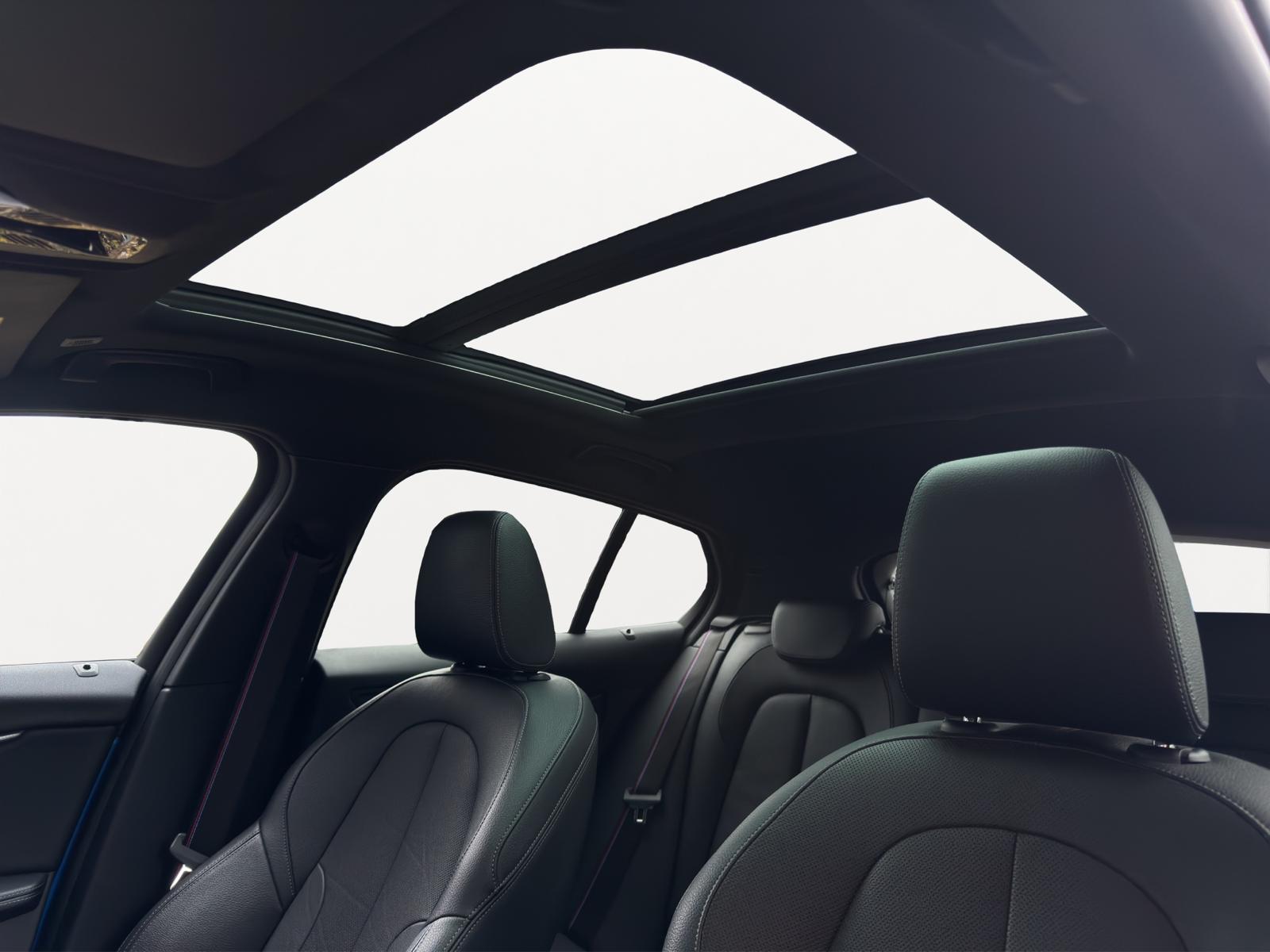 BMW 1-serie 118i 140PK Automaat M-Sport Shadow Pano Head-UP Camera