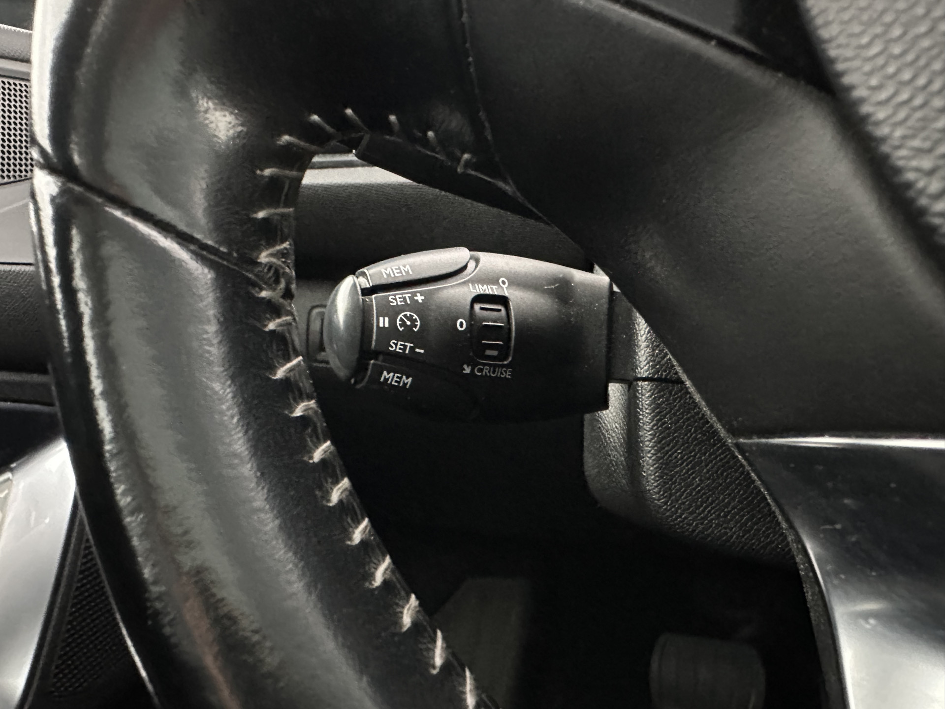 Peugeot 308 SW 1.6 BlueHDI Blue Lease Premium Aut. *PANO | FULL-LED | NAVI-FULLMAP | SPORT-SEATS | PRIVACY-GLASS | ECC | PDC | CRUISE | 16''ALU*