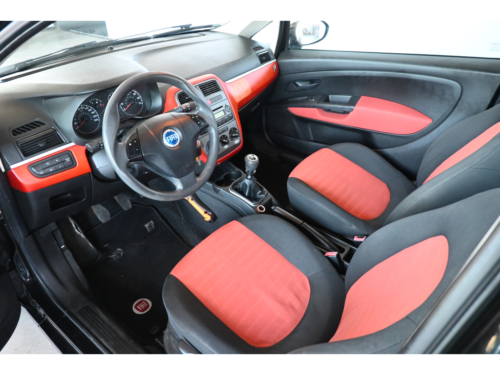 Fiat Grande Punto 1.4 Dynamic Nap Airco Lichtmetaal Stuurbekrachtiging Rijklaarprijs Inruil Mogelijk!