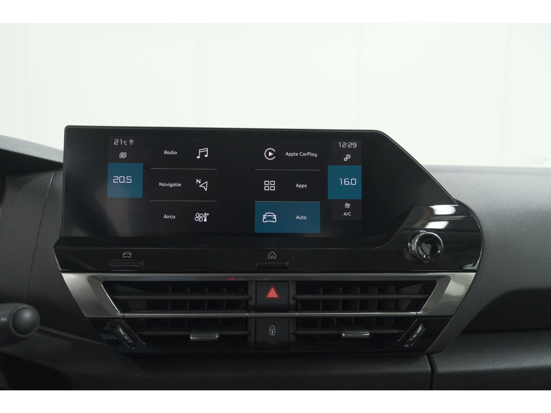 Citroen C4 Puretech 130 Feel | Trekhaak | Camera | Allseason Banden | Climate Control | Parkeersensoren