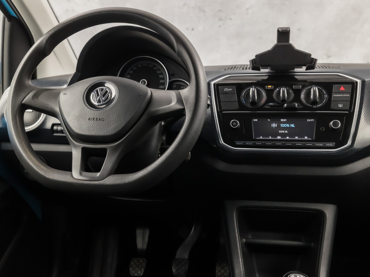 Volkswagen up! 1.0 Sport up! (AIRCO, 5 DEURS, CRUISE, PARKEERSENSOREN, GETINT GLAS, SPORTSTOELEN, LM VELGEN, NIEUWSTAAT)