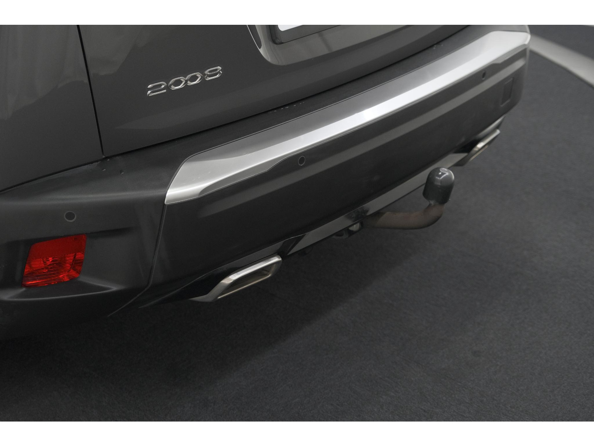 Peugeot 2008 PureTech 130 EAT8 Allure Pack | Trekhaak | Camera | Navigatie | Parkeersensoren