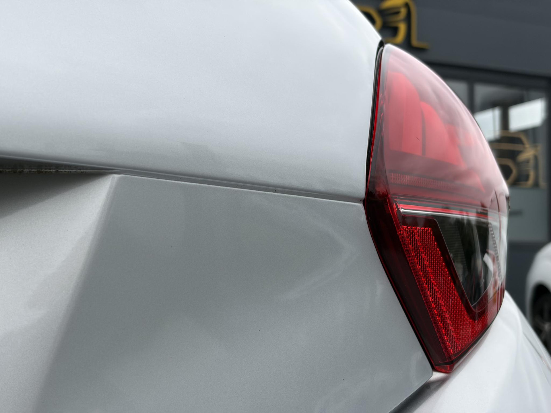 Peugeot 208 1.2 PureTech Blue Lease Executive ✓Dealer Onderhouden✓2e Eigenaar✓Navi✓Carplay✓Clima✓Cruise✓Pdc✓5 Deurs✓16'' Lm velgen✓N.A.P✓Apk tot 09-2027