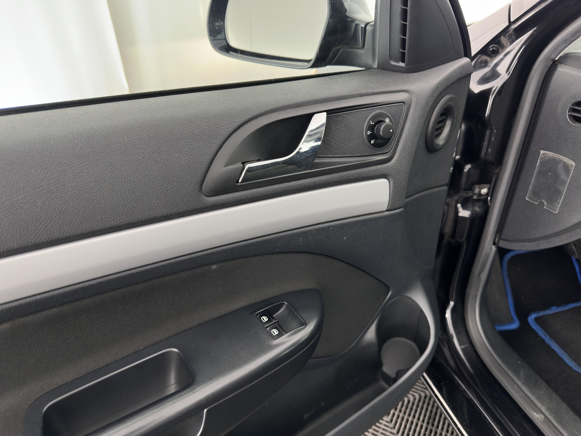 ŠKODA Octavia Combi 1.6 TDI Ambition Business Line Aut. *NAVI-FULLMAP | AIRCO | CRUISE | AMUNDSEN-AUDIO | PDC | COMFORT-SEATS | TOWBAR | 15''ALU*