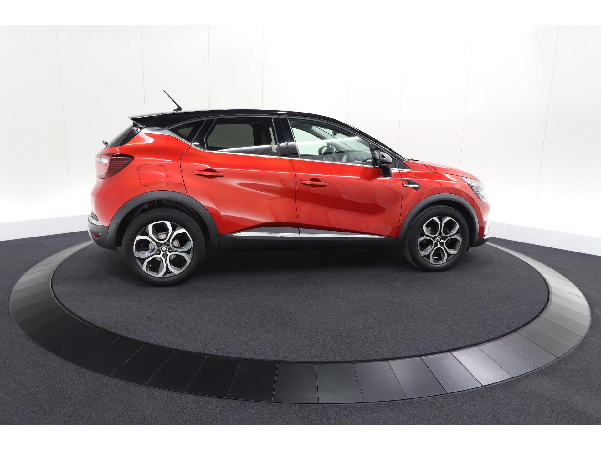 Renault Captur 1.0 TCe 90 Intens | Navigatie | Camera | Parkeersensoren | Apple Carplay