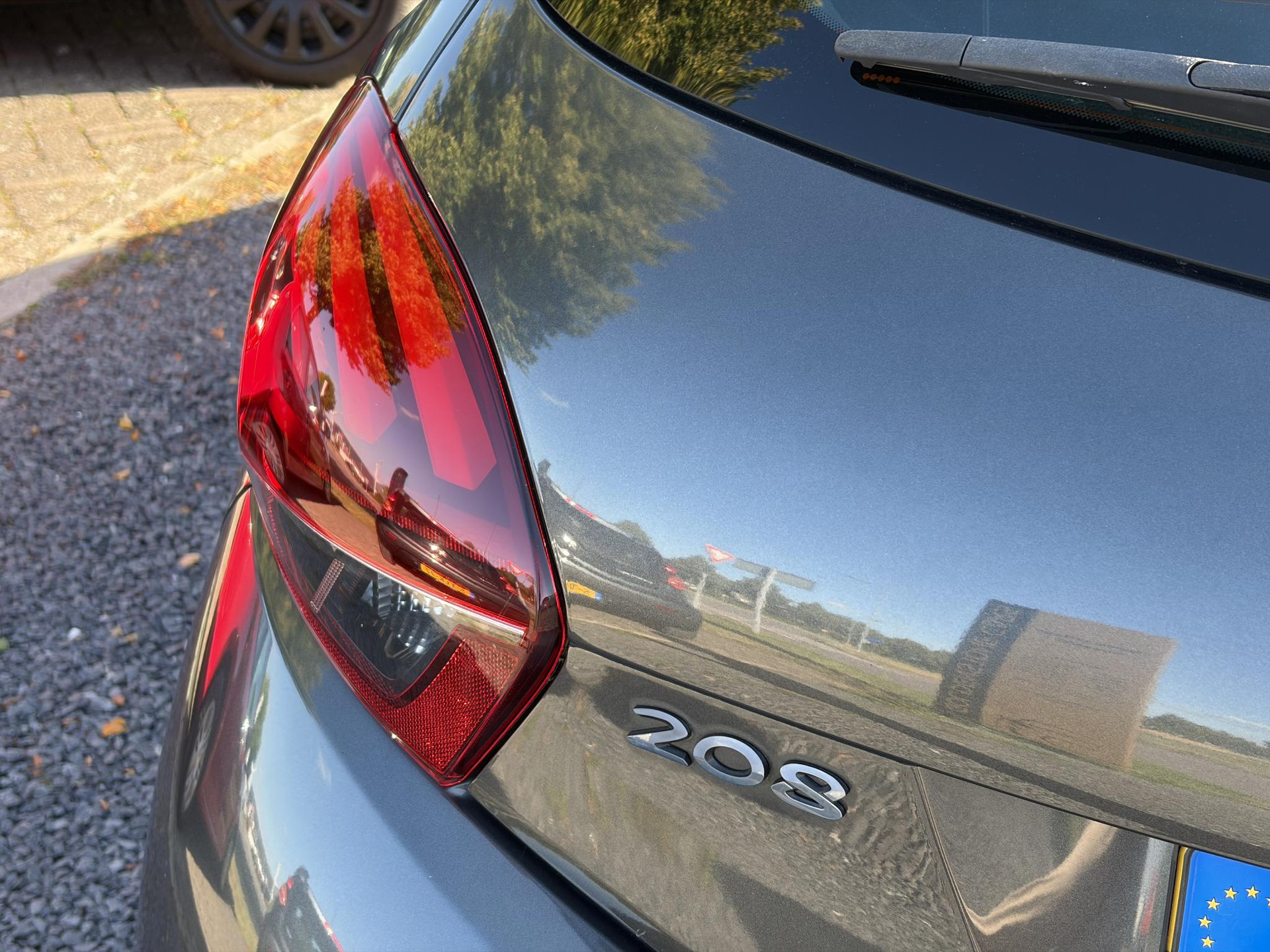 Peugeot 208 1.2 PureTech Blue Lion ✓1e Eigenaar✓Navi✓Trekhaak✓Carplay✓Airco✓Cruise✓Pdc✓5 Deurs✓N.A.P✓Apk tot 09-2027