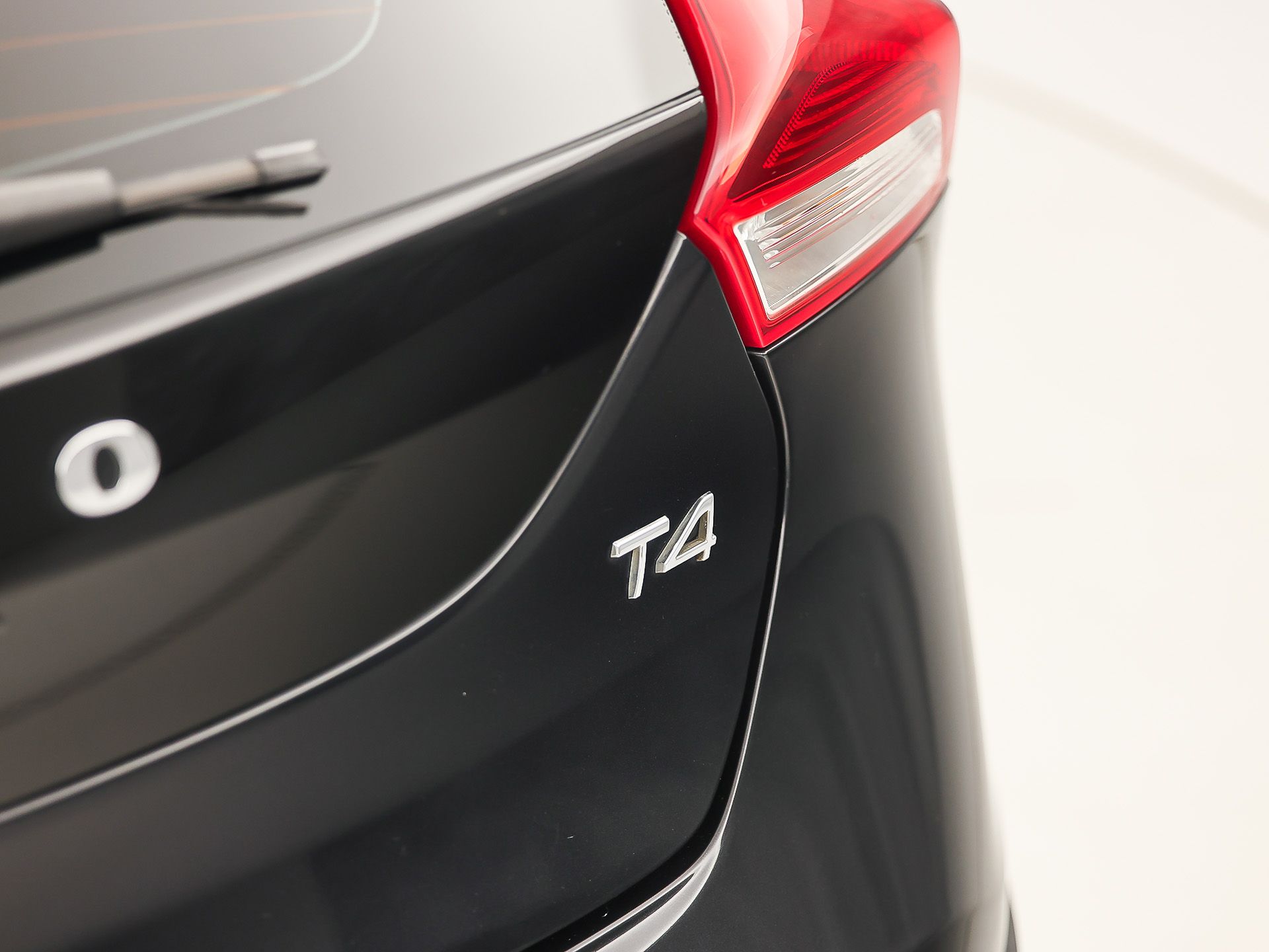 Volvo V40 Cross Country 1.6 T4 Sport 179Pk (NAVIGATIE, CLIMATE, GETINT GLAS, TREKHAAK, SPORTSTOELEN, PARKEERSENSOREN, CRUISE, NIEUWSTAAT)