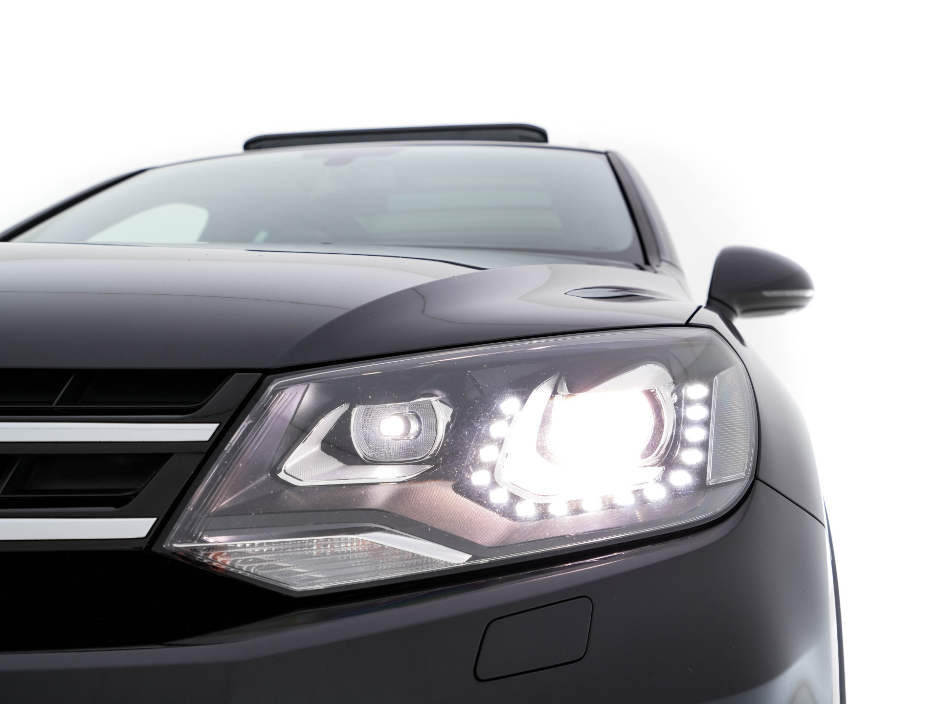 Volkswagen Touareg 3.0 TDI R-line-Pack Chrome-Pack Aut. *PANO | FULL-LEATHER | NAVI-FULLMAP | XENON | DYNAUDIO | MEMORY-PACK | ECC | SHIFT-PADDLES | PDC | DAB | COMFORT-SEATS | 21"ALU*