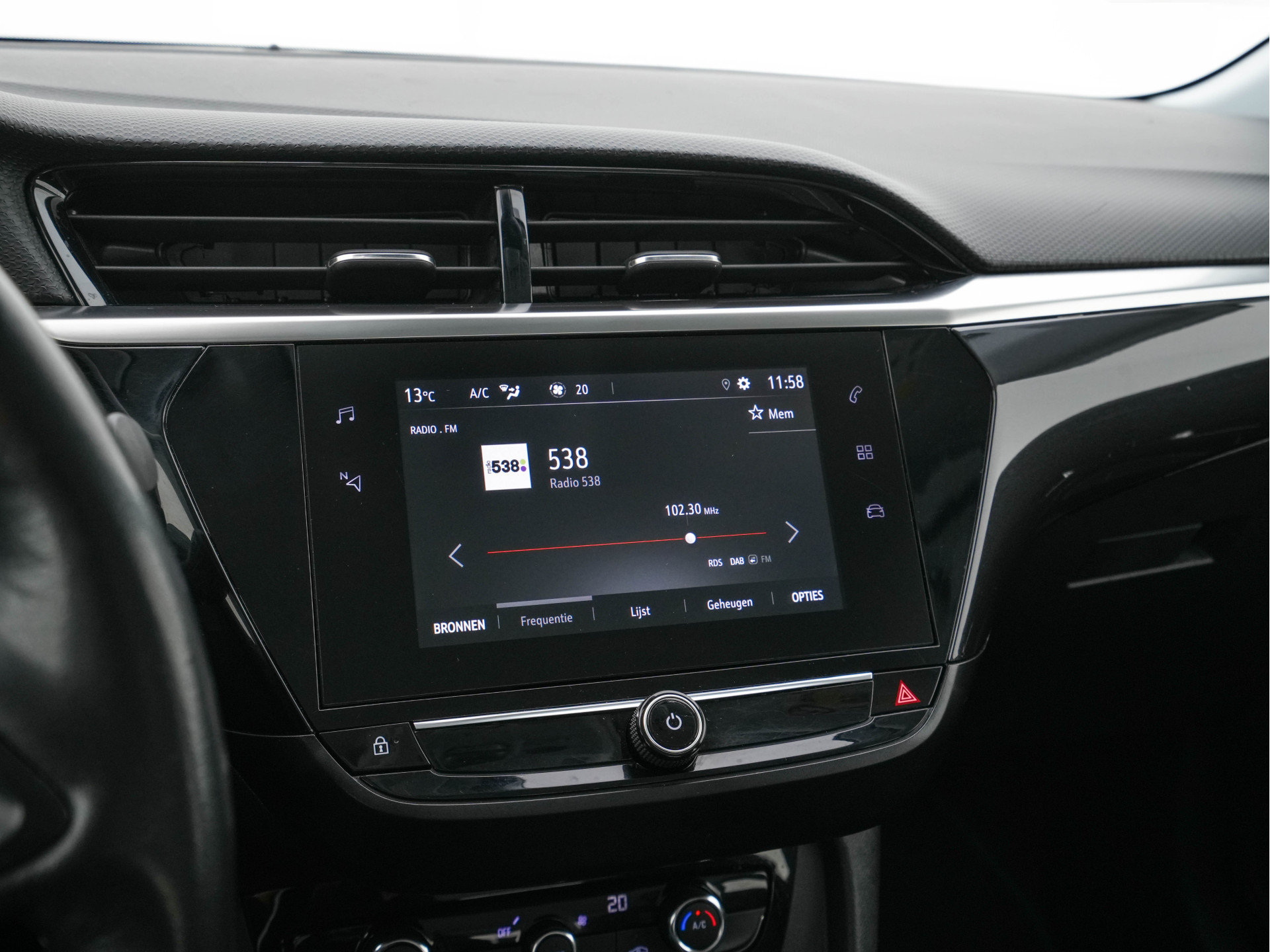 Opel Corsa-e Elegance 50 kWh [3-Fase-] {SOH-90%} (INCL-BTW) Aut.*FULL-LED | DIGI-COCKPIT | LEATHER-MICROFIBRE | CARPLAY | CAMERA | ECC | KEYLESS | CRUISE | DAB | 16'' ALU*