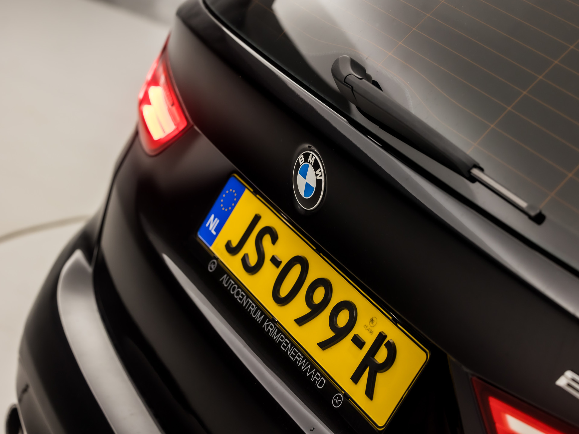 BMW 2 Serie 220i High Executive 7 Persoons 192Pk Automaat (NAVIGATIE, 4 CILINDER, 1e EIGENAAR, CLIMATE, GETINT GLAS, PARKEERSENSOREN, SPORTSTOELEN, CRUISE, NIEUWE APK, NIEUWSTAAT)