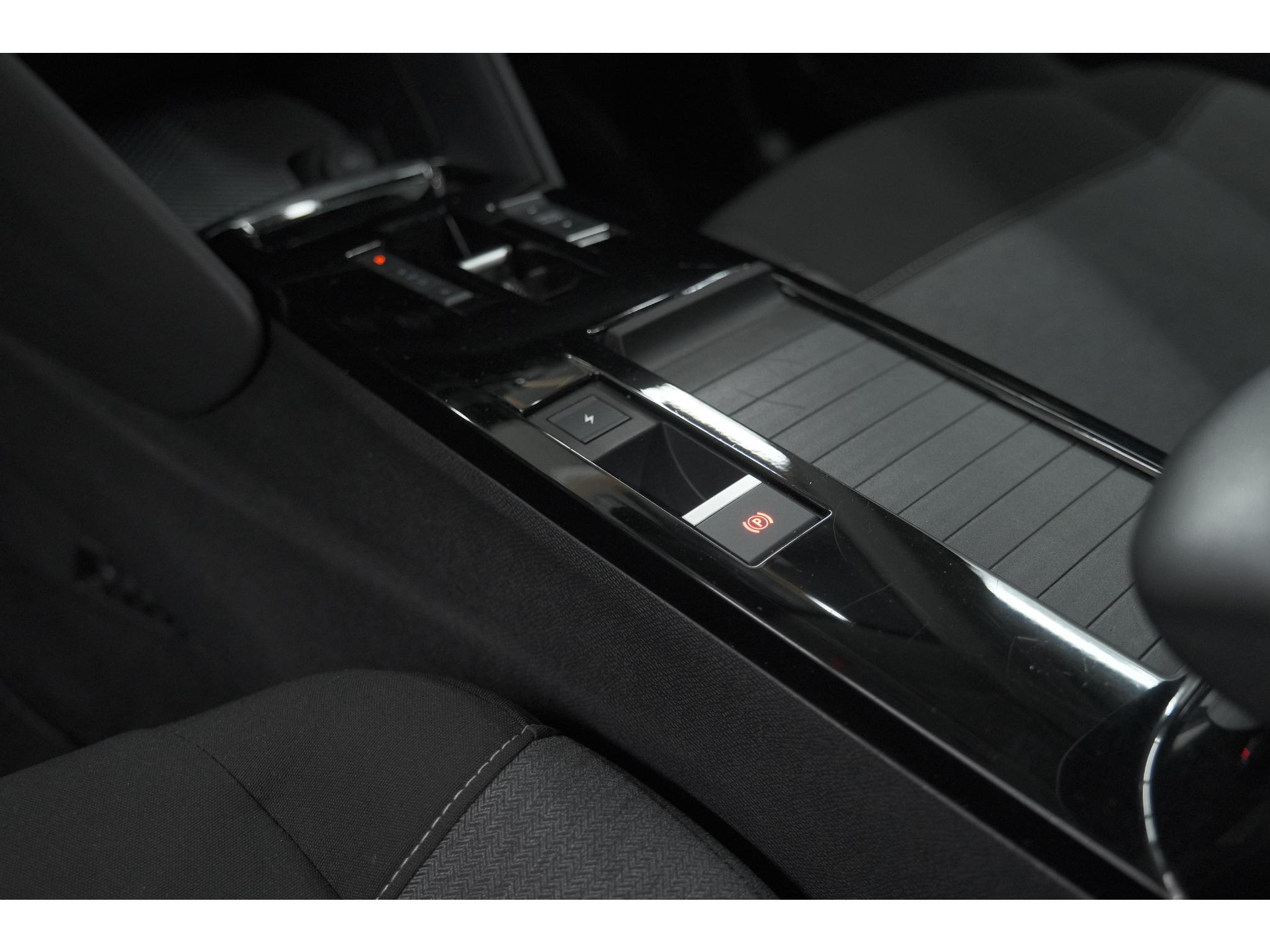 Citroen Ë-C4 Live 50 kWh | 11 KW lader | 93,1% SOH | Apple Carplay | Parkeersensoren | LED