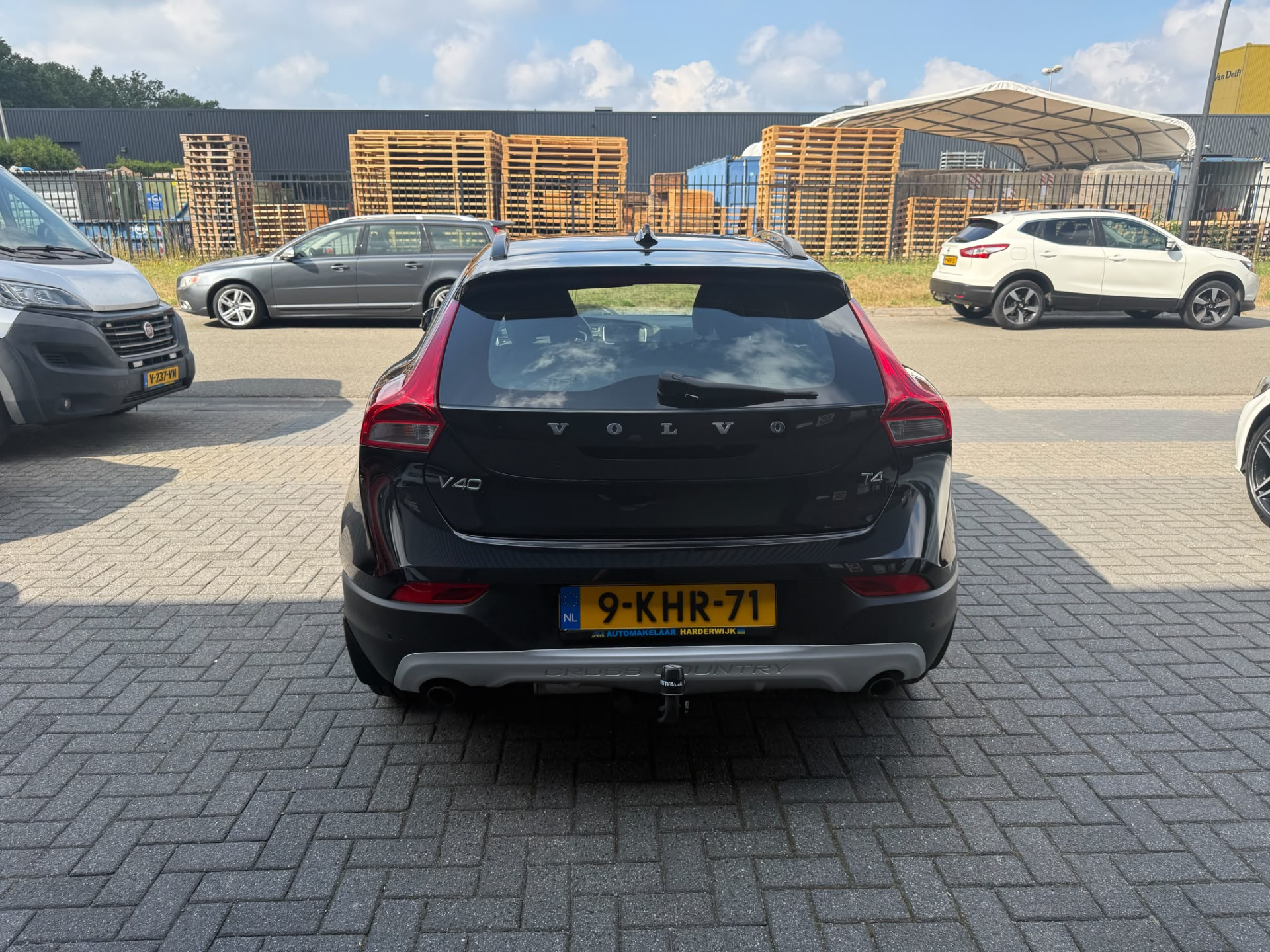 Volvo V40 Cross Country 1.6 T4 Momentum | 2E EIGENAAR | 3/6 OF 12 MND GARANTIE | NAVI | CRUISE |TREKHAAK | DEALER ONDERHOUDEN |
