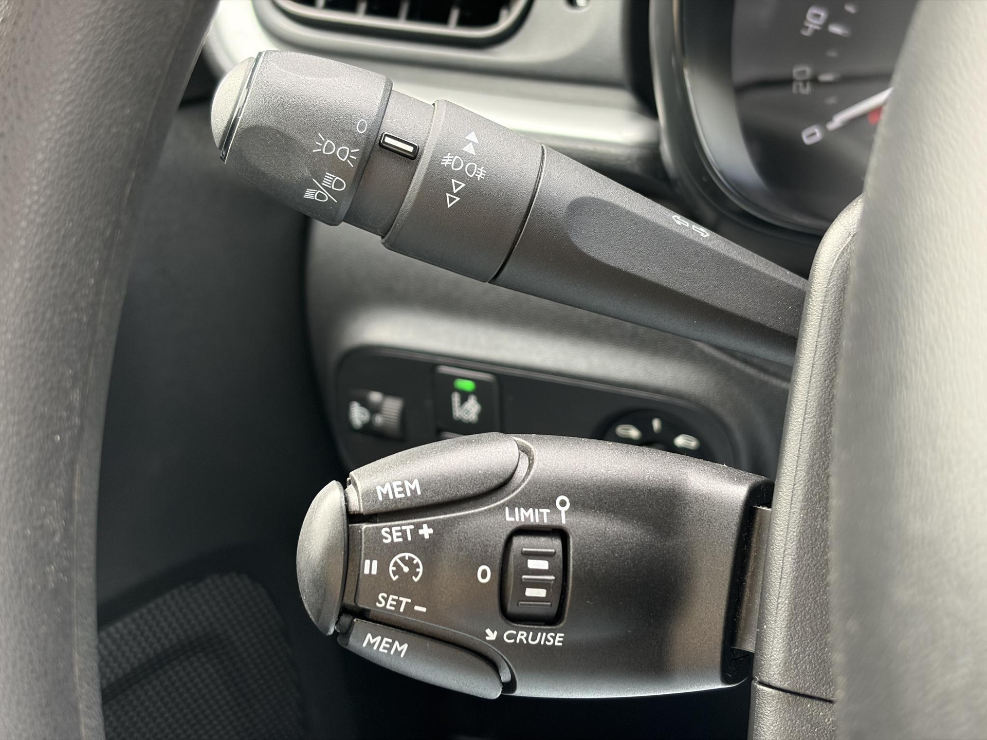 Citroen C3 1.2 PureTech Feel Edition 2e Eigenaar,Navi,Carplay,Clima,Cruise,Pdc,Rijstrooksensor,Lm velgen,N.A.P,Net beurt gehad,Bj 12-2017,Apk tot 02-2027