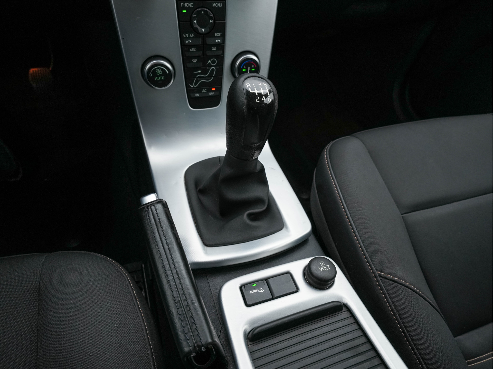 Volvo V50 1.6 D2 S/S Sport *COMFORT-SEATS | ECC | PDC | TOWBAR | 17"ALU*