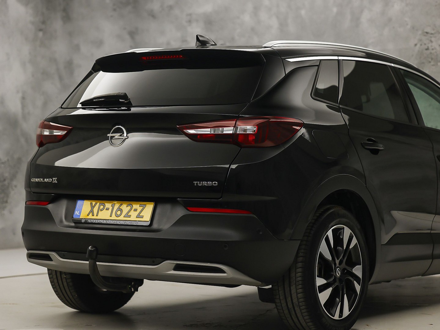 Opel Grandland X 1.2 Turbo Innovation (MEMORY SEAT, NAP, STOELVERWARMING/KOELING, APPLE CARPLAY, KEYLESS, GETINT GLAS, LANE ASSIST, STUURWIEL VERWARMD, NIEUWE APK, NIEUWSTAAT)