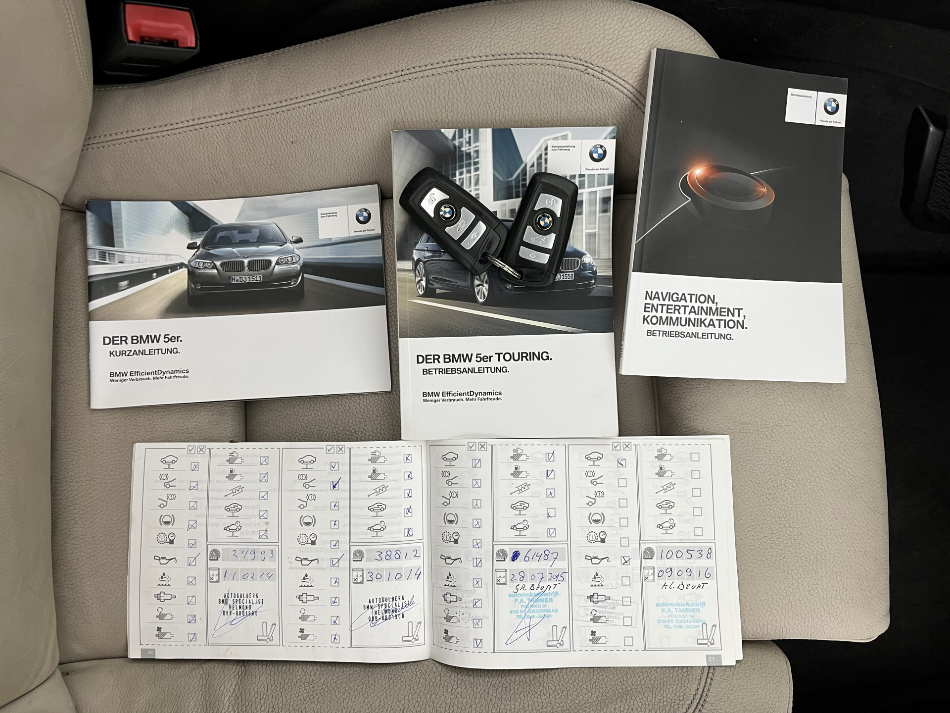 BMW 5-serie Touring 520d M-Sportpack High Executive Aut. *PANO | LEATHER | XENON | HEATED-SPORTSEATS | HIFI-SOUND | NAVI-FULLMAP | PRIVACYGLASS | SHIFTPADDLES | HEAD-UP | 18''ALU*