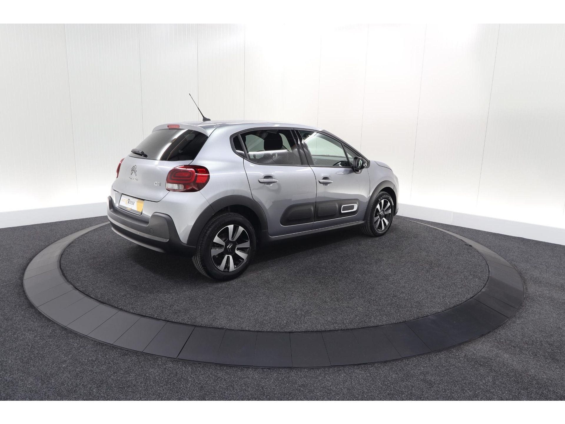 Citroen C3 PureTech 110 EAT6 Max | Apple Carplay | Parkeersensoren | Climate Control | 16 Inch Lichtmetalen Velgen