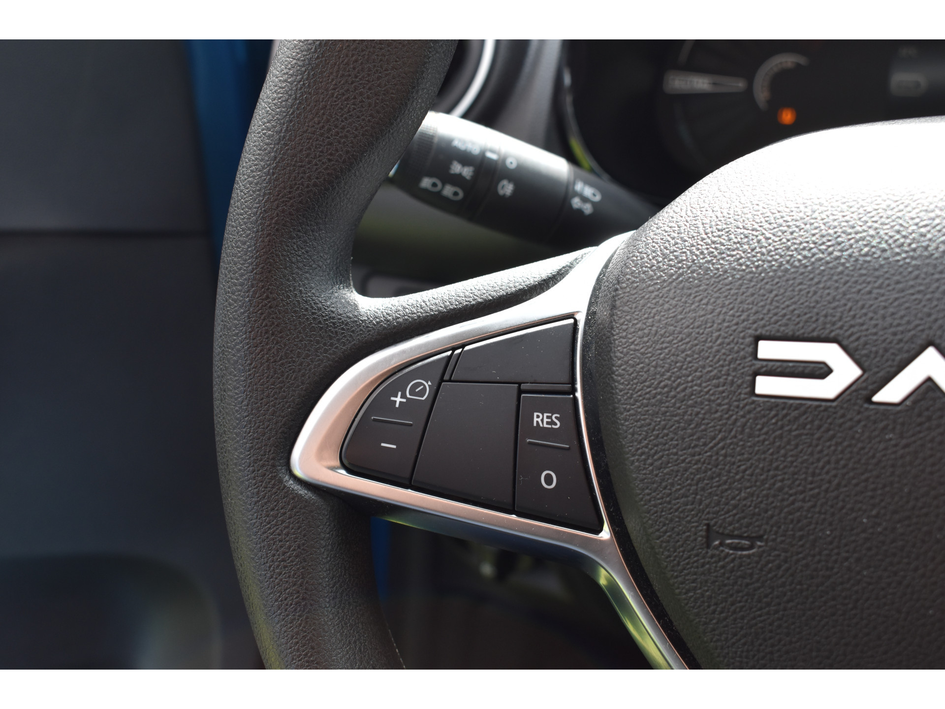 Dacia Spring Essential 27 kWh vol electric navigatie pdc Leer