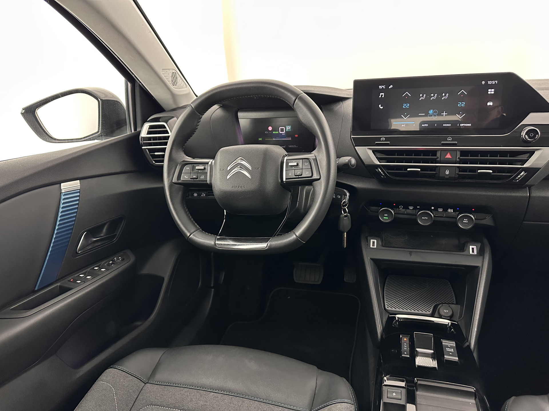 Citroën Ë-C4 X Feel Pack 50 kWh [ 3-Fase ] (INCL.BTW) *FULL-LED | LEATHER-FABRIC | DIGI-COCKPIT | DAB | COMFORT-SEATS | CAMERA | ECC | PDC | CRUISE | 18''ALU*