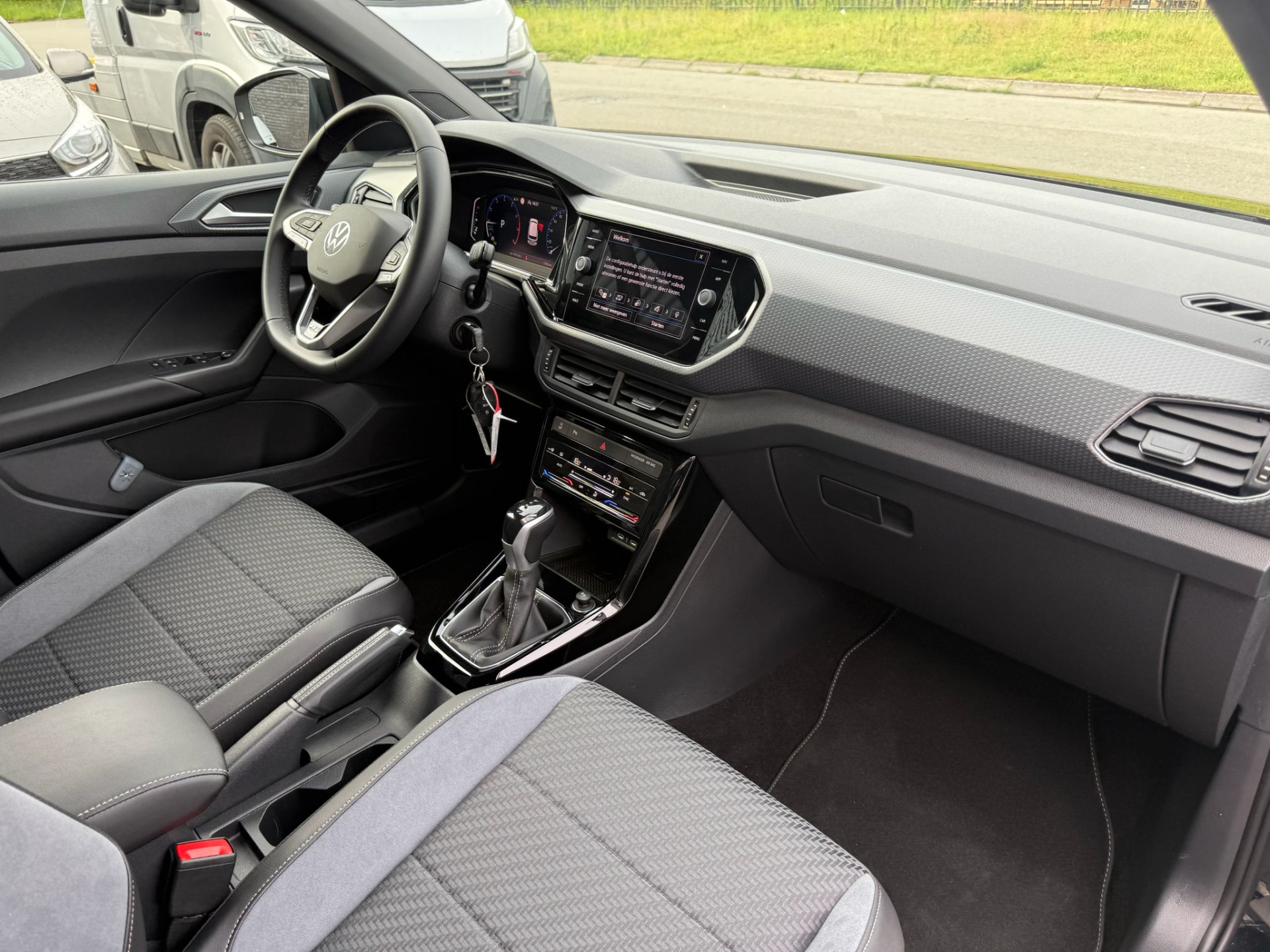 Volkswagen T-Cross 1.0 TSI R-Line | 1E EIGENAAR | 3/6/12MND GARANTIE| AUTOMAAT | LED | CARPLAY | DIGITAAL COCKPIT | DAB | CRUISE |