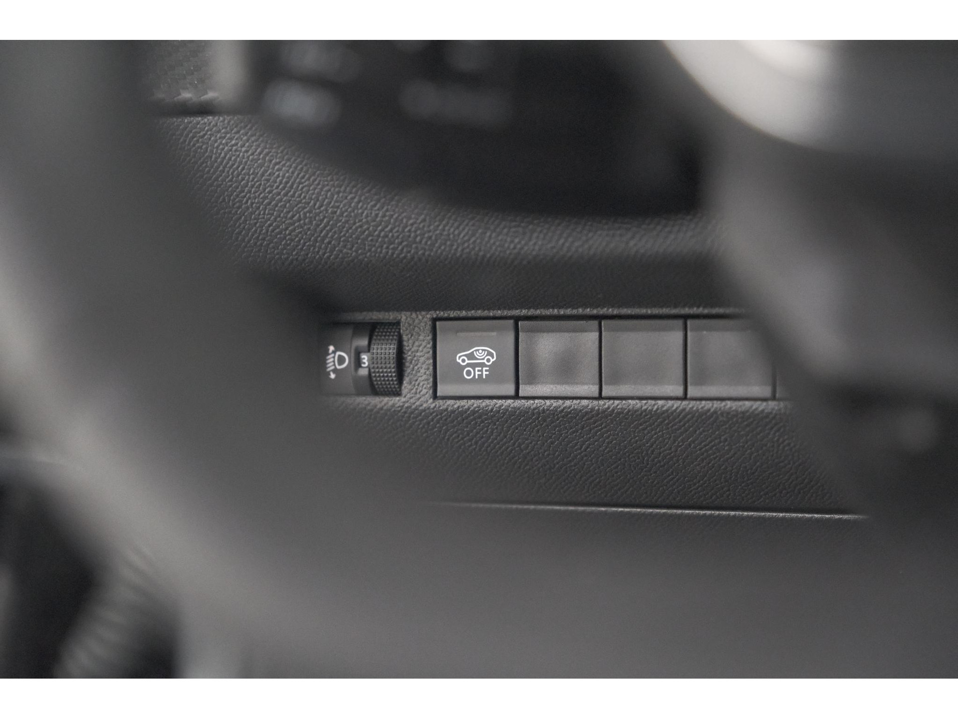 Peugeot 2008 PureTech 130 EAT8 Allure | 100% Benzine | Parkeersensoren Voor + Achter | Apple CarPlay | Climate Control