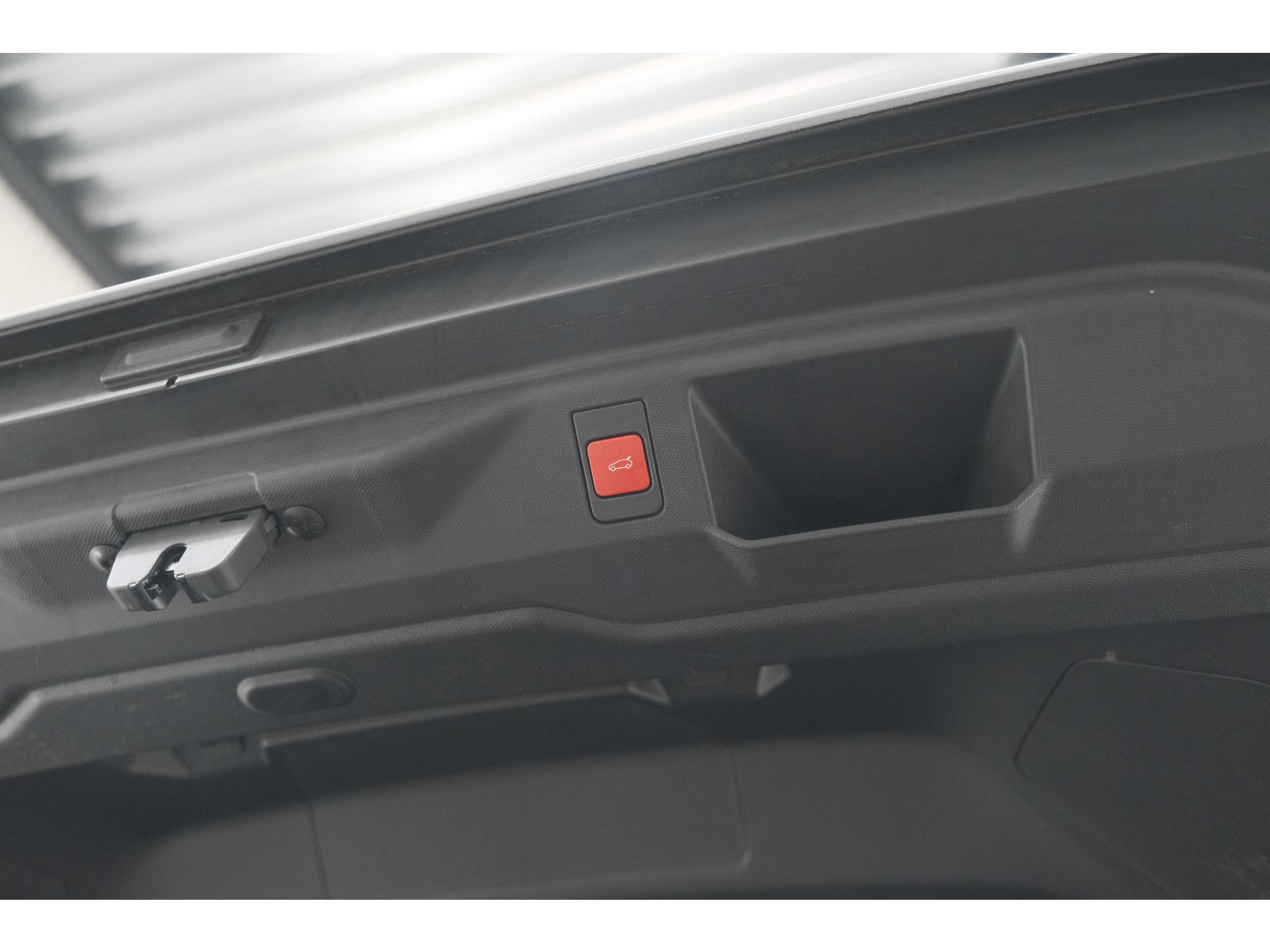 Peugeot 5008 1.2 Hybrid 136 GT 7p | Adaptieve Cruise Control | Camera | Elektrische Kofferklep | Stoelverwarming