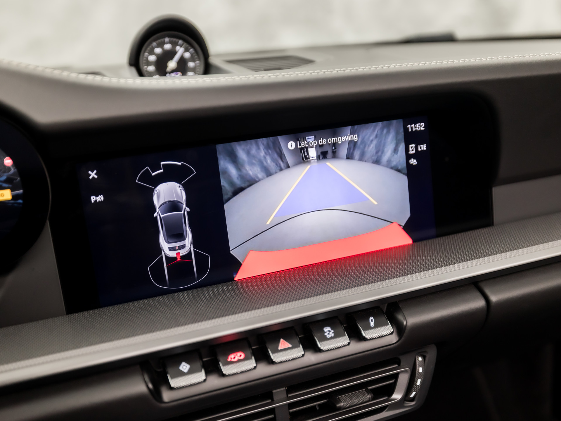 Porsche 911 Cabrio 3.0 Carrera 385Pk (SPORT CHRONO PAKKET, SPORTUITLAAT, BOSE AUDIO, LED MATRIX, APPLE CARPLAY, CAMERA, SFEERVERLICHTING, STOELVERWARMING, NIEUWSTAAT)