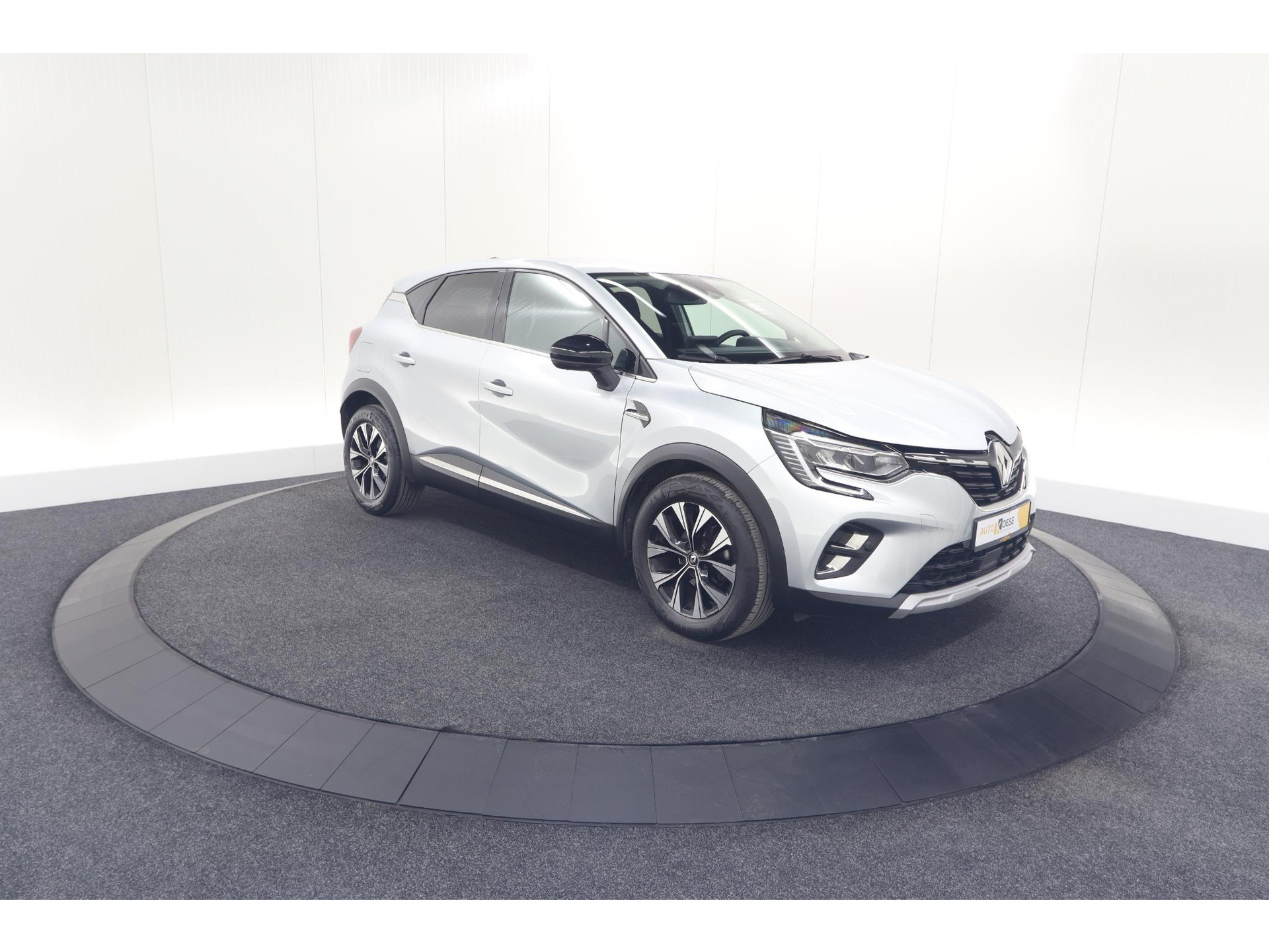 Renault Captur TCe 140 EDC Techno | Camera | 9.3 Inch Groot Scherm | Stoelverwarming | Apple Carplay